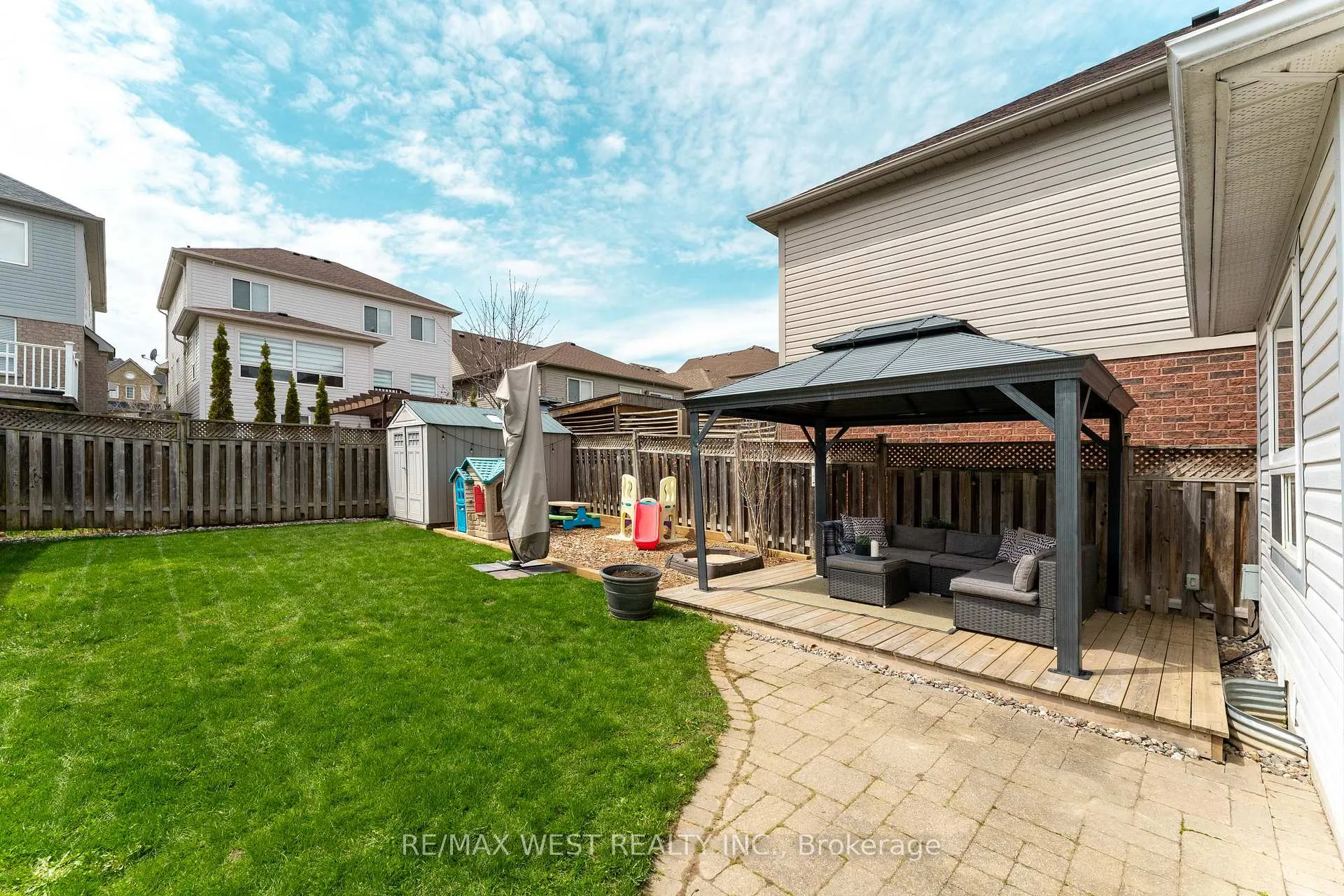 Photo 35 of 72 Bannister Street, Clarington, Bowmanville — HOMEH