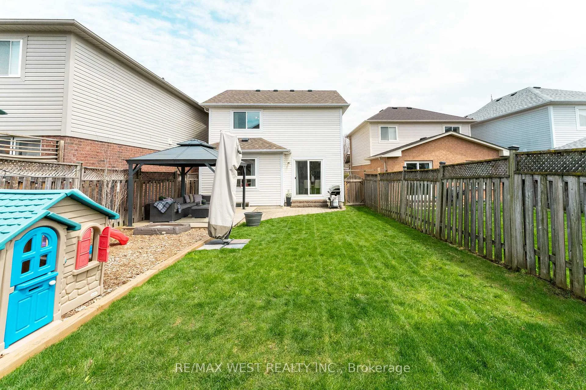 Photo 36 of 72 Bannister Street, Clarington, Bowmanville — HOMEH