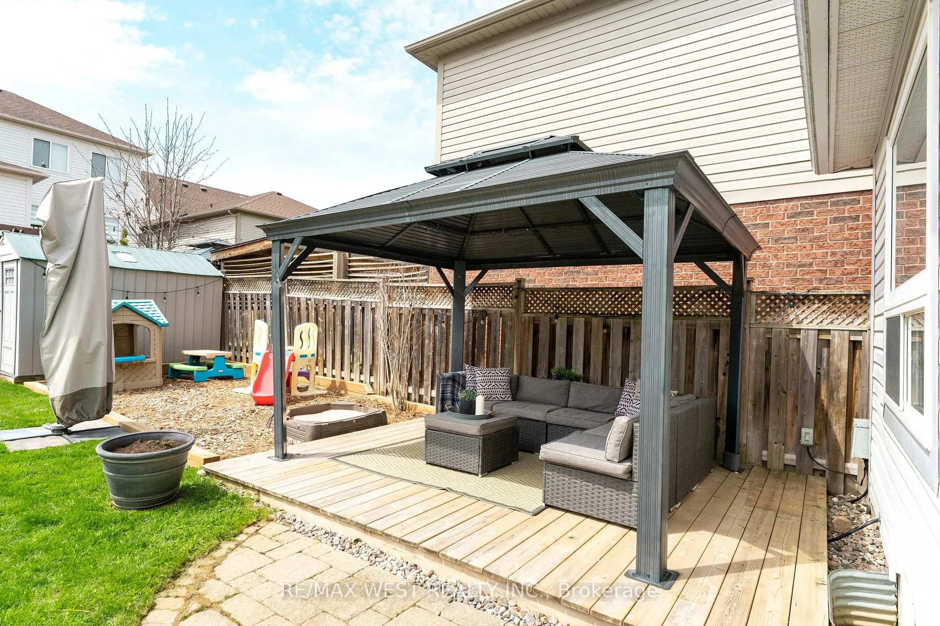 Photo 38 of 72 Bannister Street, Clarington, Bowmanville — HOMEH