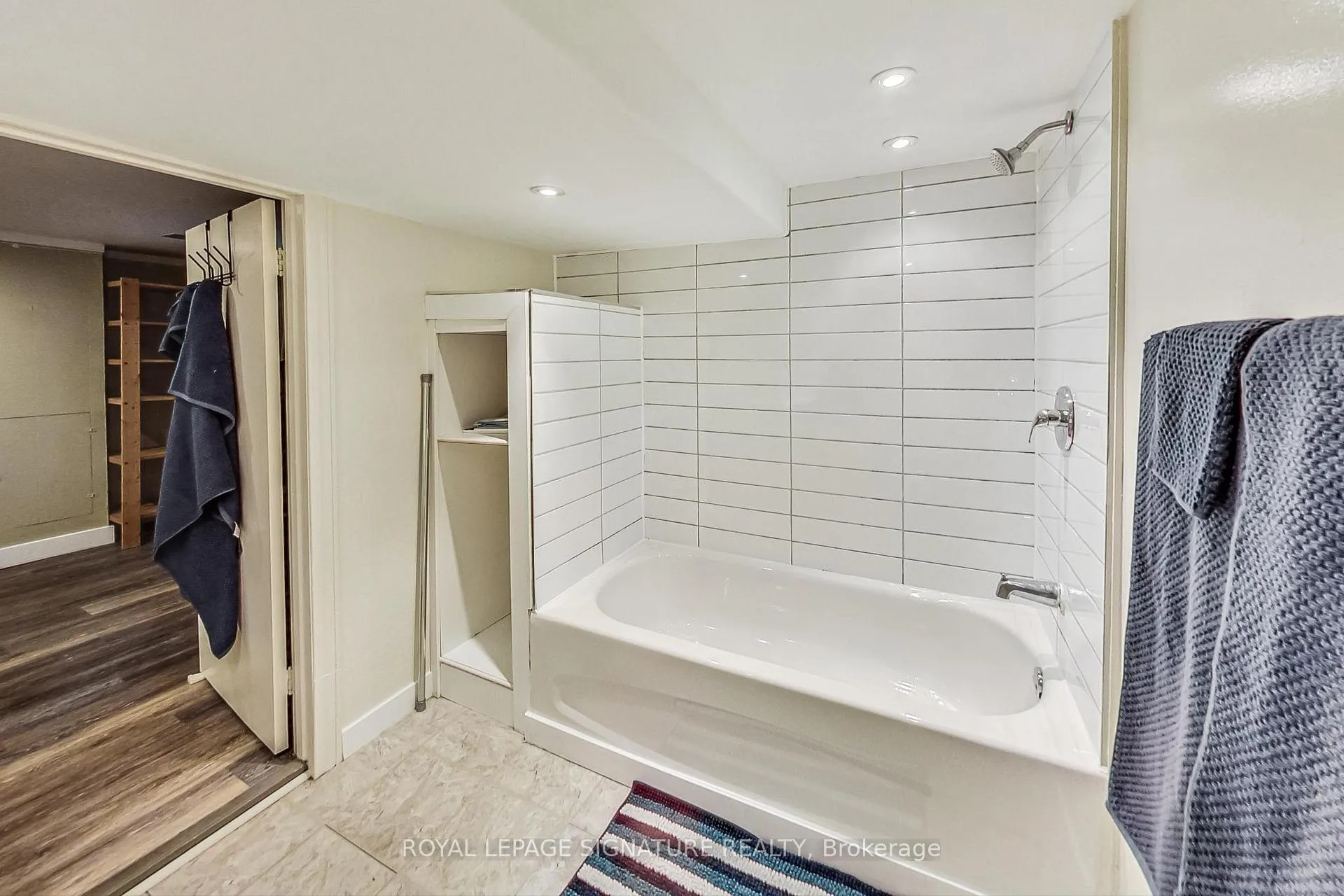 Photo 7 of 1 Milne Avenue, Scarborough, Oakridge — HOMEH
