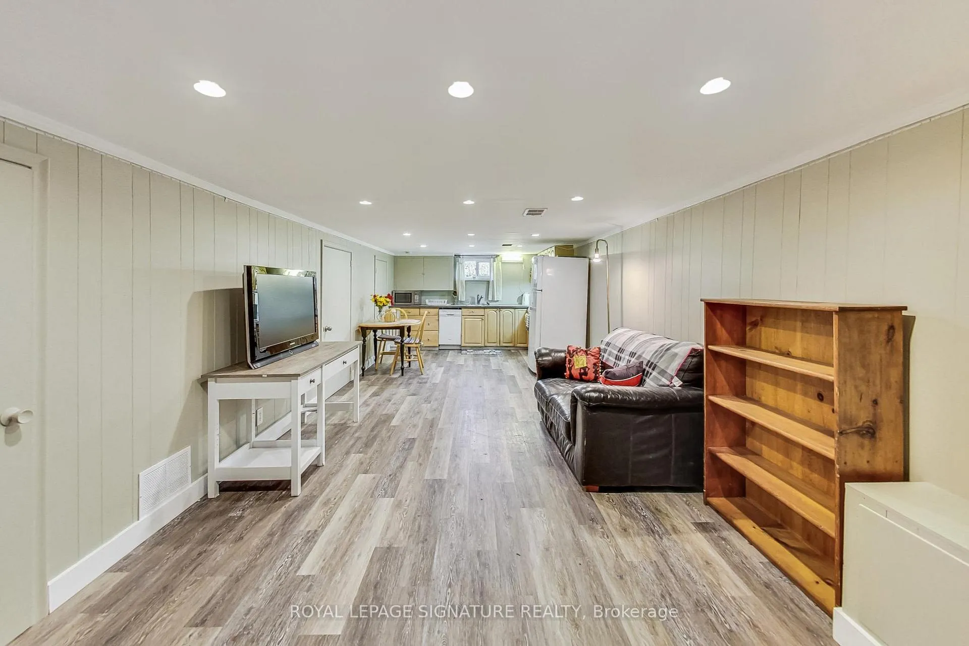Photo 8 of 1 Milne Avenue, Scarborough, Oakridge — HOMEH