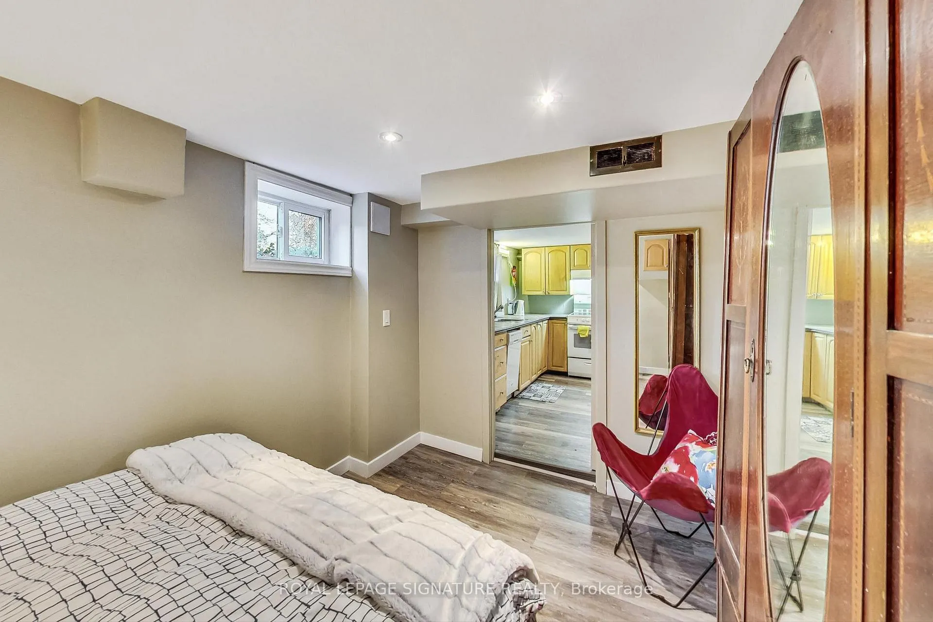 Photo 12 of 1 Milne Avenue, Scarborough, Oakridge — HOMEH