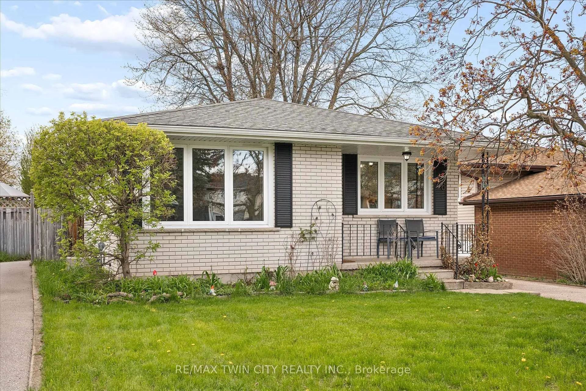Photo 3 of 26 Tutton Place, Cambridge — HOMEH