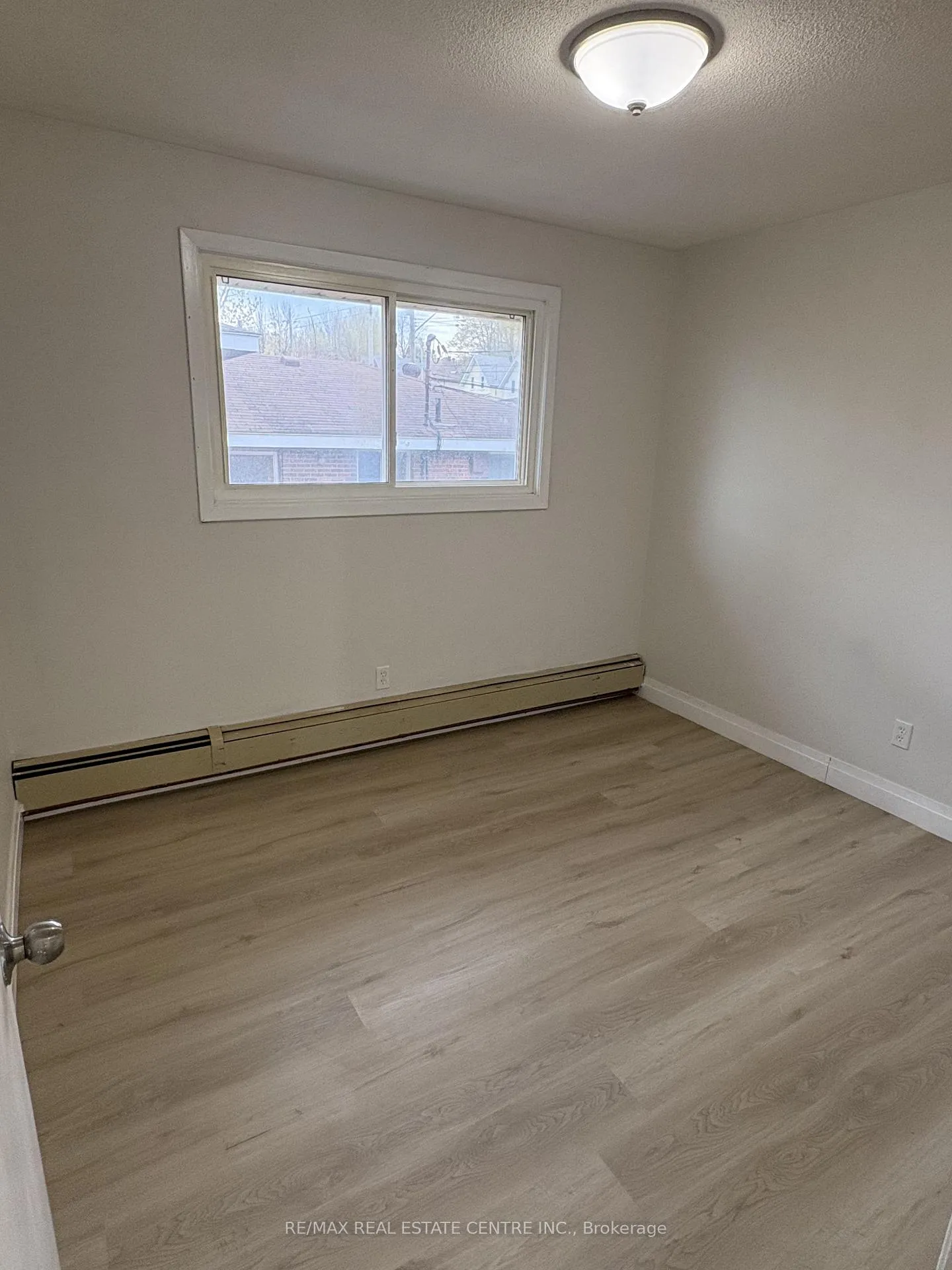 Photo 4 of Unit 1, 103 Sixth Street, Midland — HOMEH