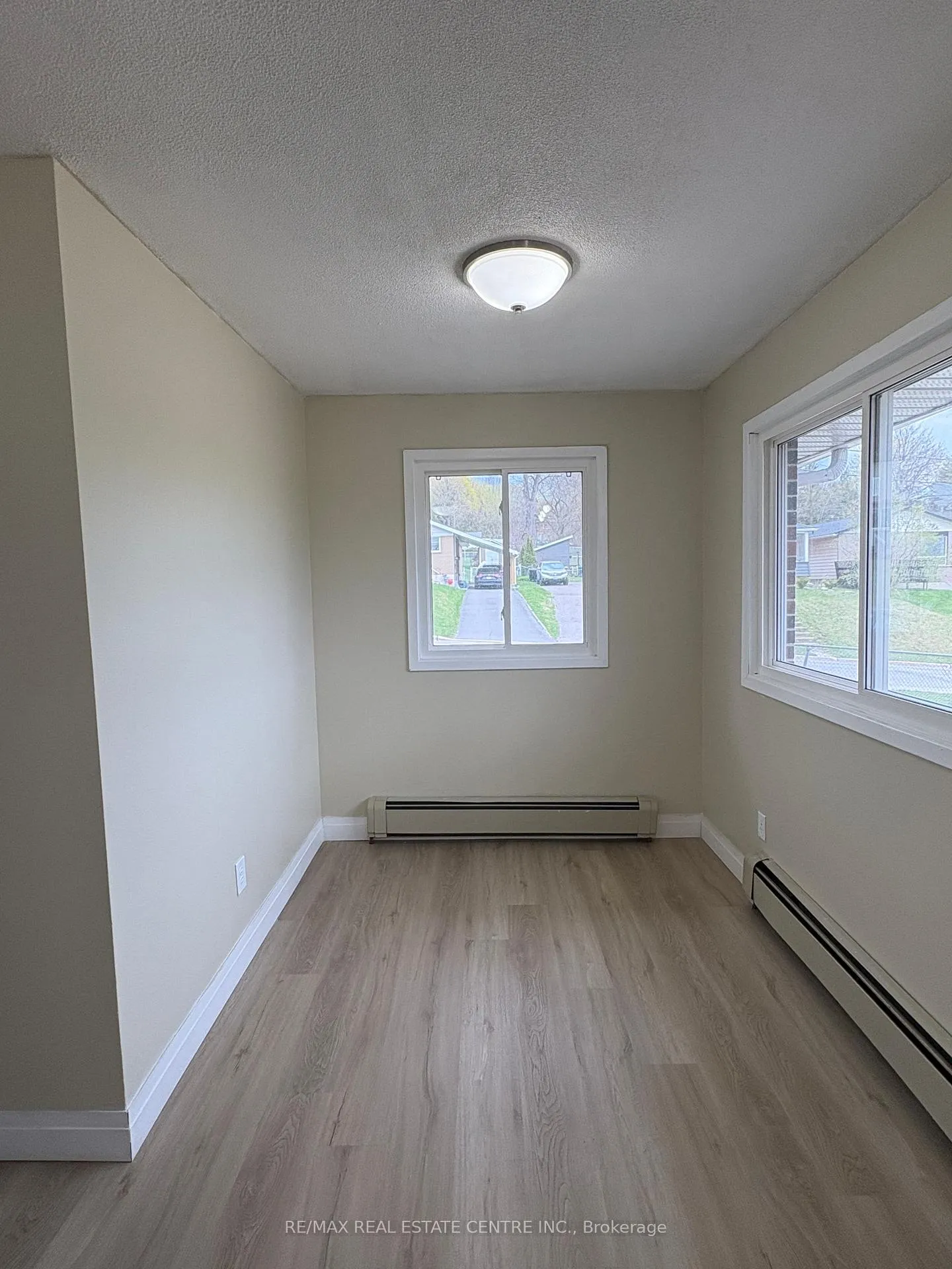 Photo 10 of Unit 1, 103 Sixth Street, Midland — HOMEH