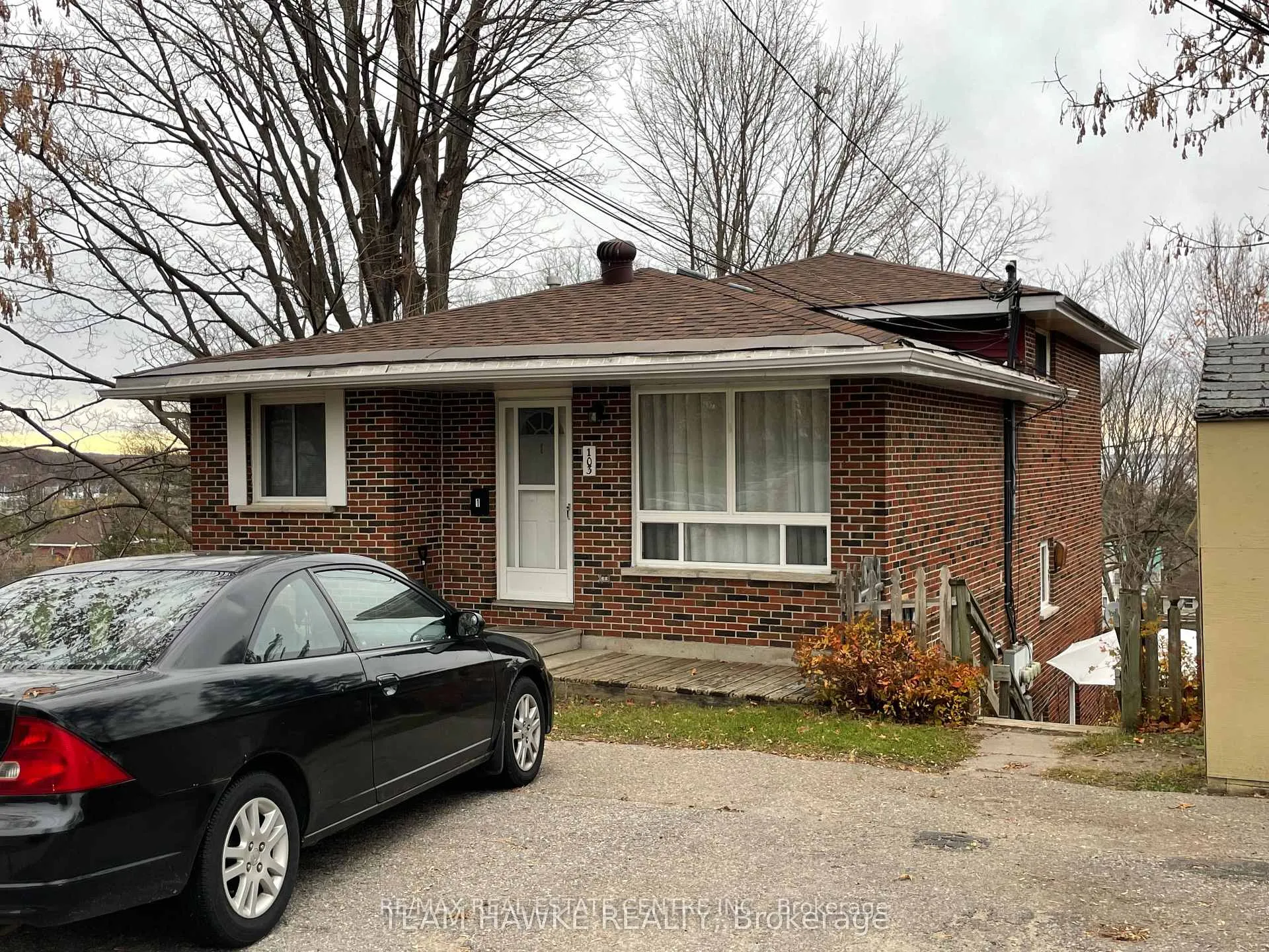 Photo 13 of Unit 1, 103 Sixth Street, Midland — HOMEH