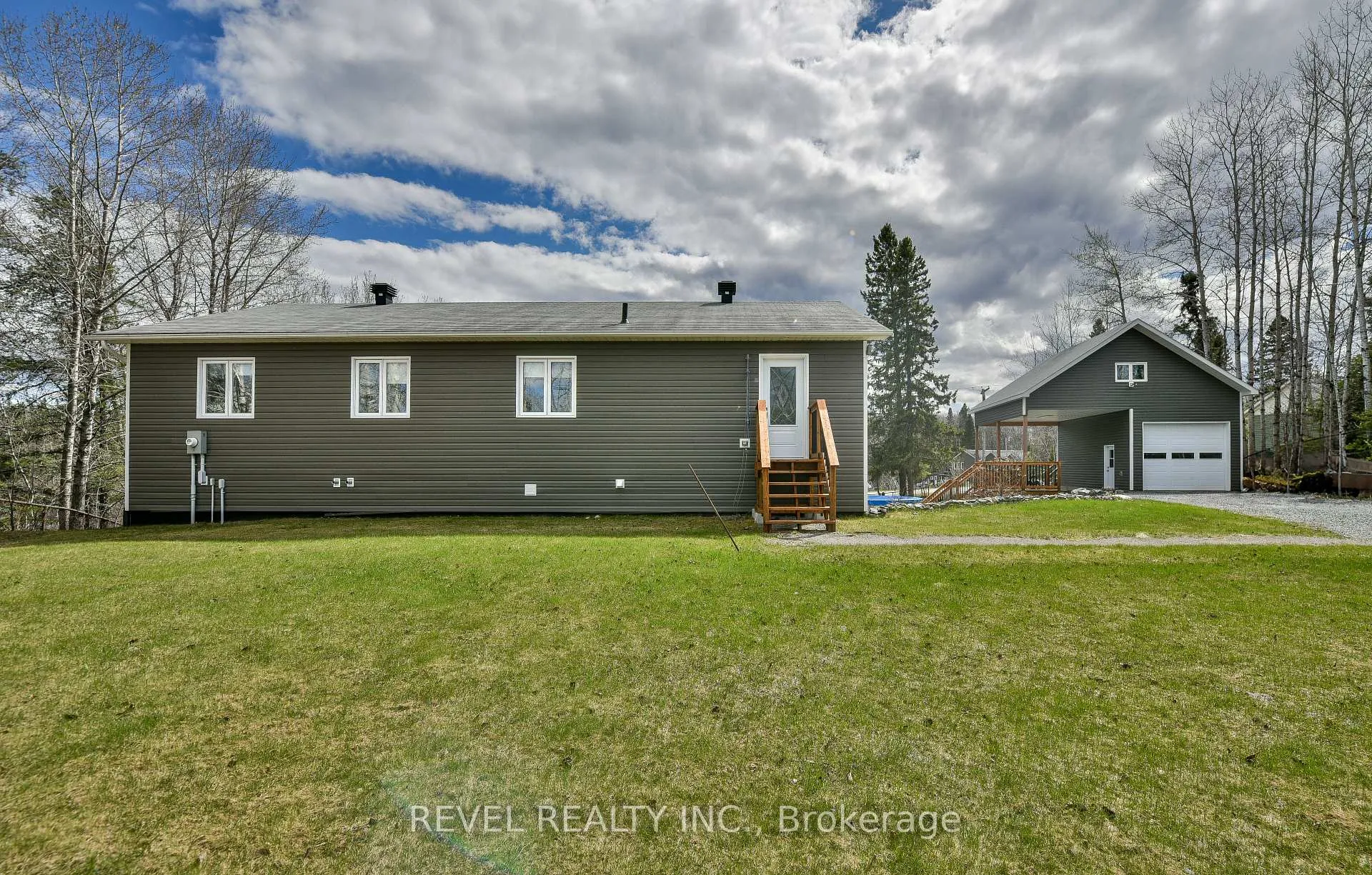 Photo 3 of 1570 Gold Mine Road, Timmins, SCH - Goldmine Rural — HOMEH