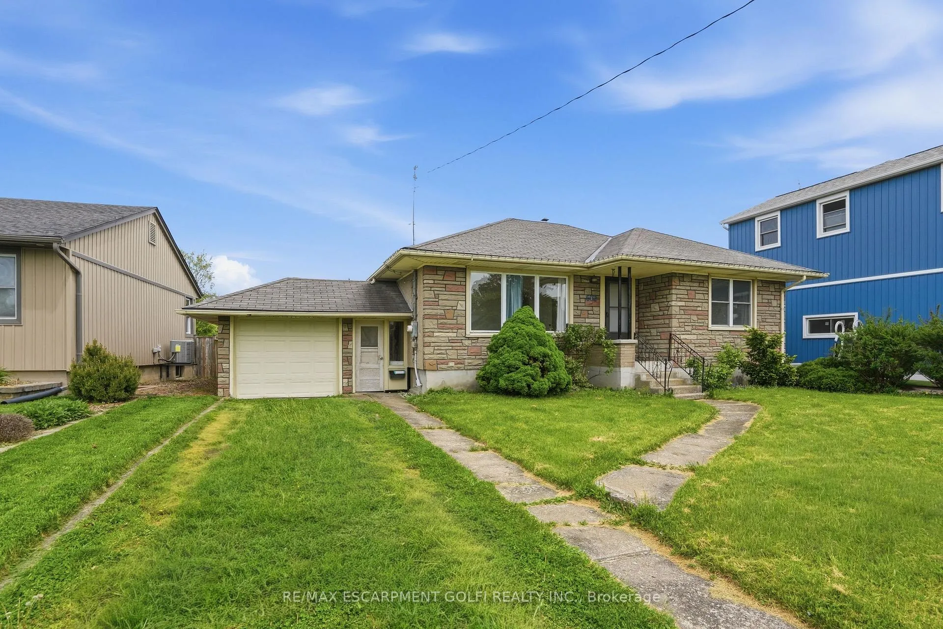 Photo 2 of 602 Geneva Street, St. Catharines, Vine/Linwell — HOMEH