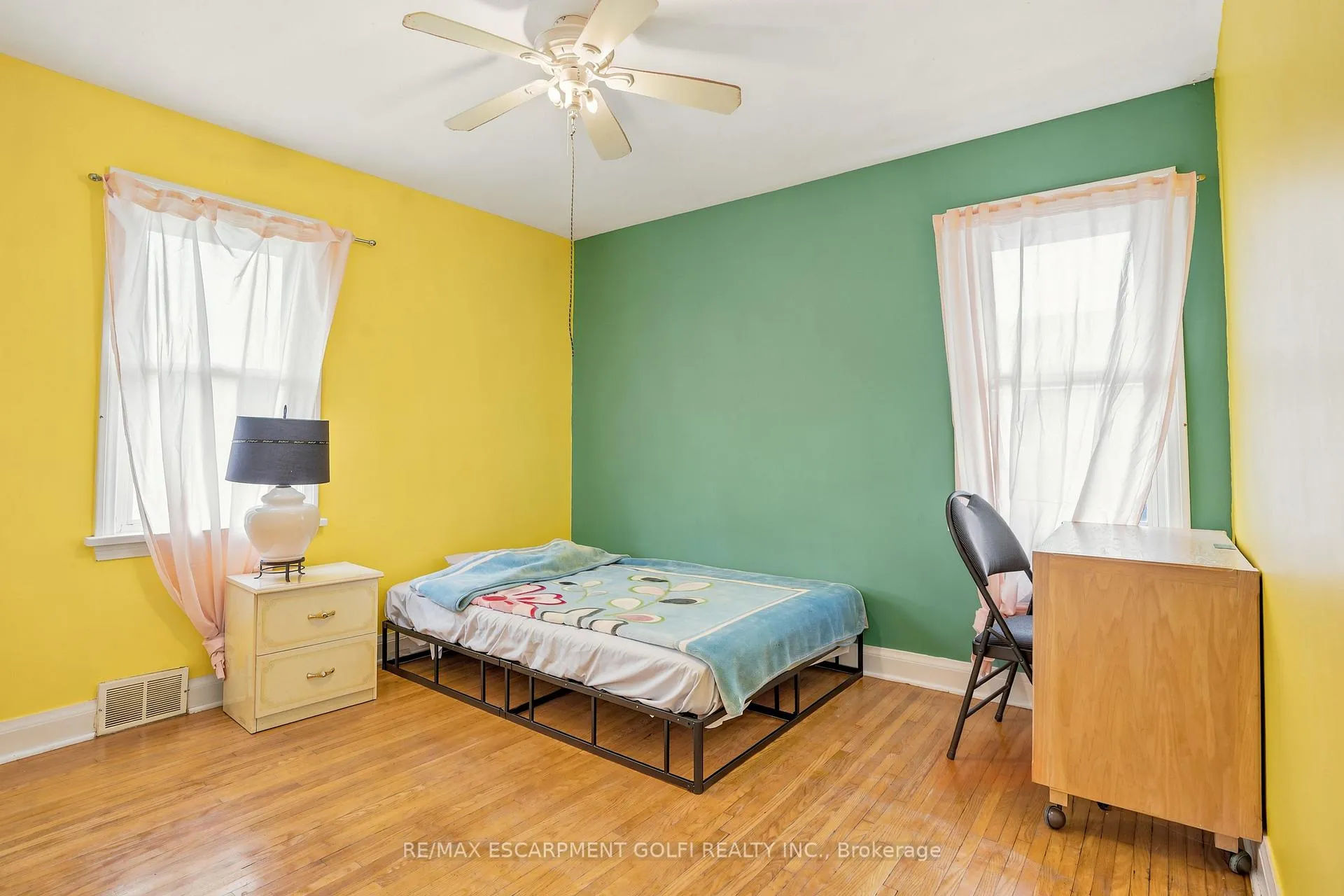 Photo 12 of 602 Geneva Street, St. Catharines, Vine/Linwell — HOMEH