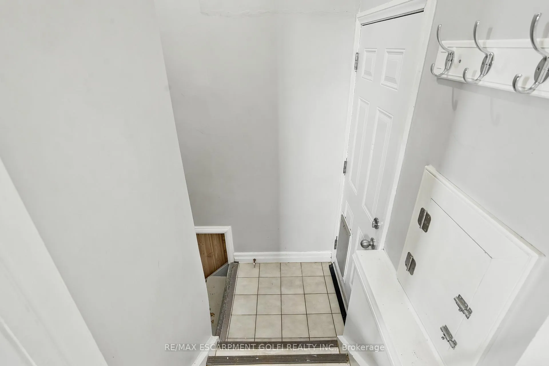 Photo 14 of 602 Geneva Street, St. Catharines, Vine/Linwell — HOMEH