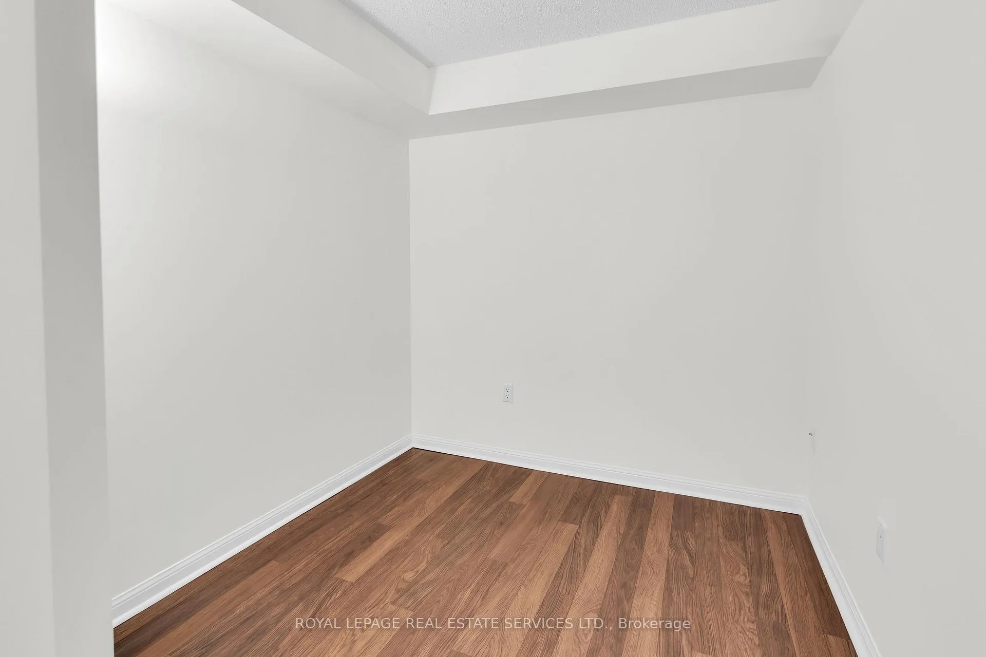 Photo 6 of Unit 704, 109 Front Street E, Toronto, Waterfront Communities — HOMEH