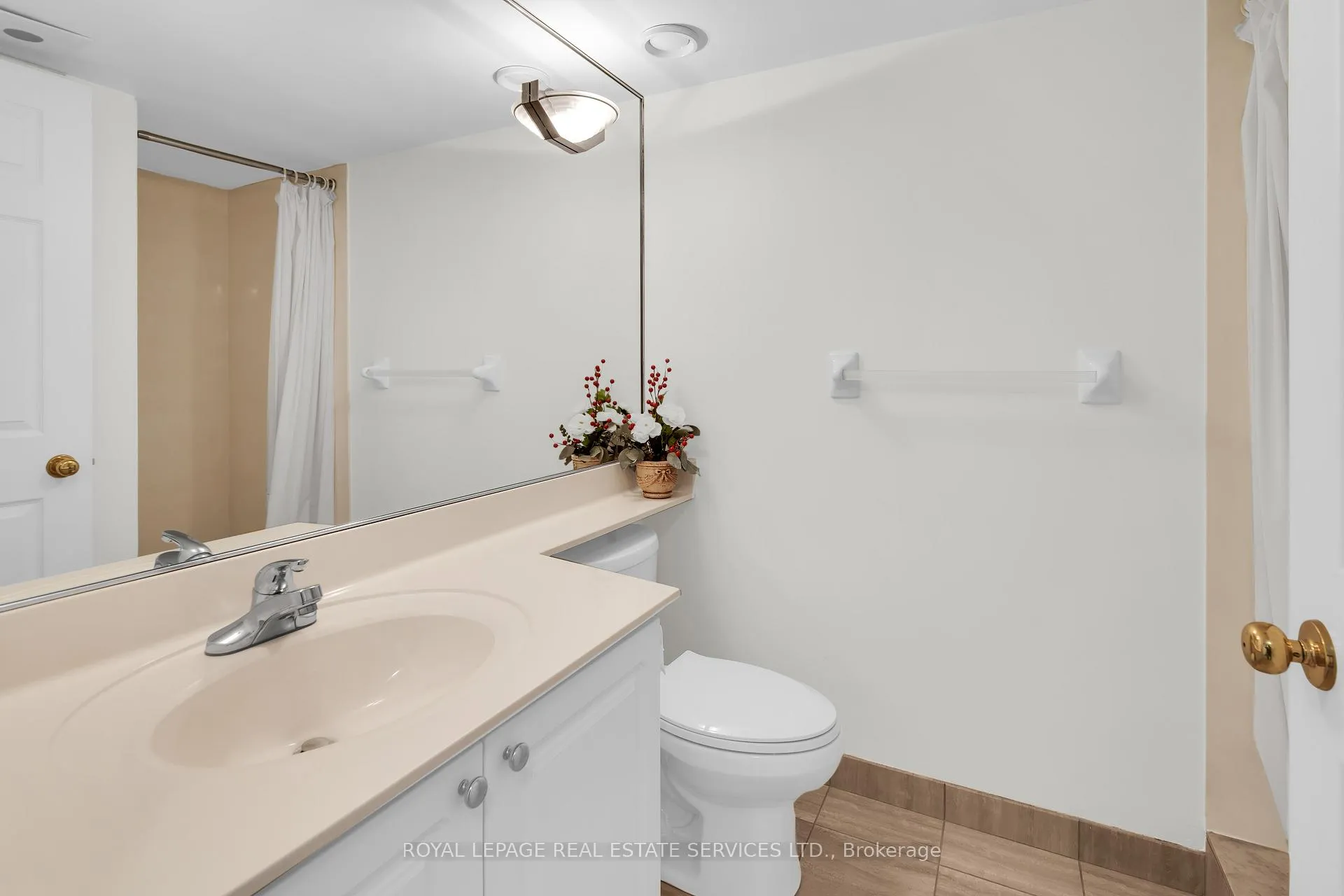 Photo 10 of Unit 704, 109 Front Street E, Toronto, Waterfront Communities — HOMEH