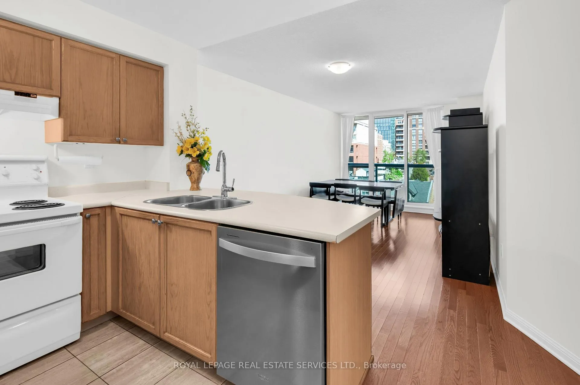 Photo 11 of Unit 704, 109 Front Street E, Toronto, Waterfront Communities — HOMEH