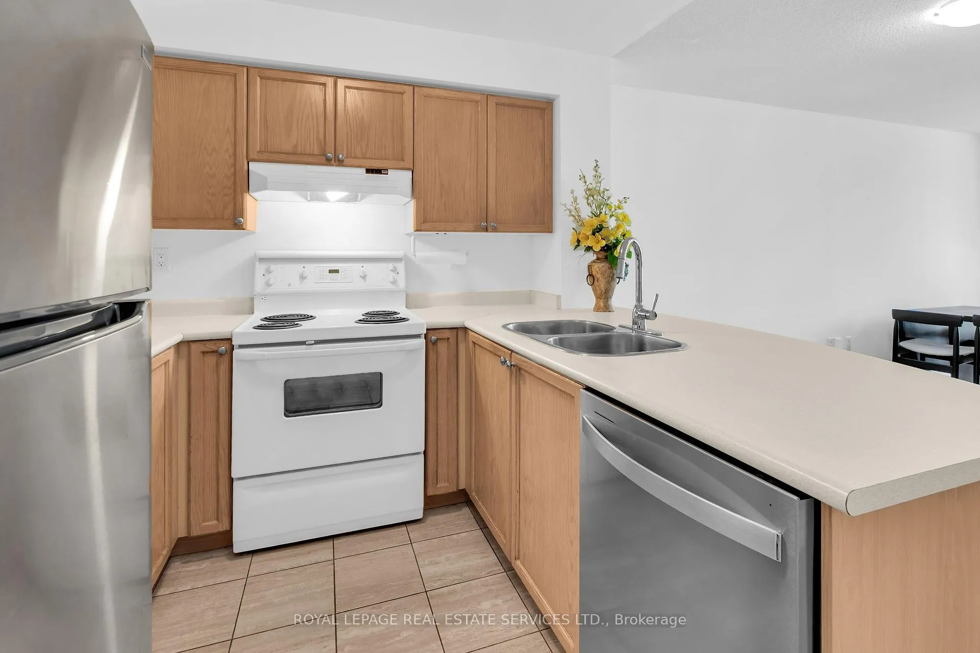 Photo 12 of Unit 704, 109 Front Street E, Toronto, Waterfront Communities — HOMEH