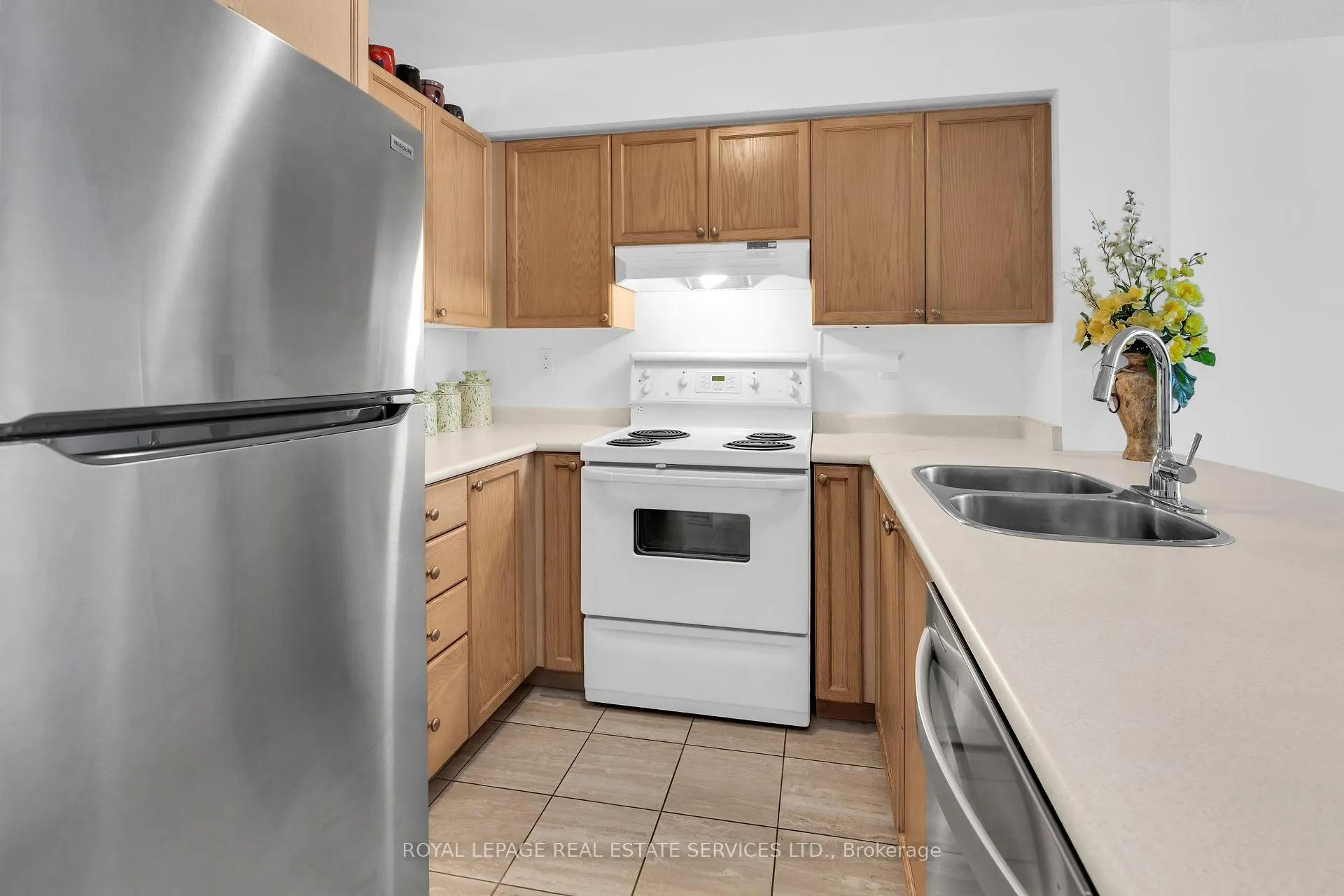 Photo 13 of Unit 704, 109 Front Street E, Toronto, Waterfront Communities — HOMEH