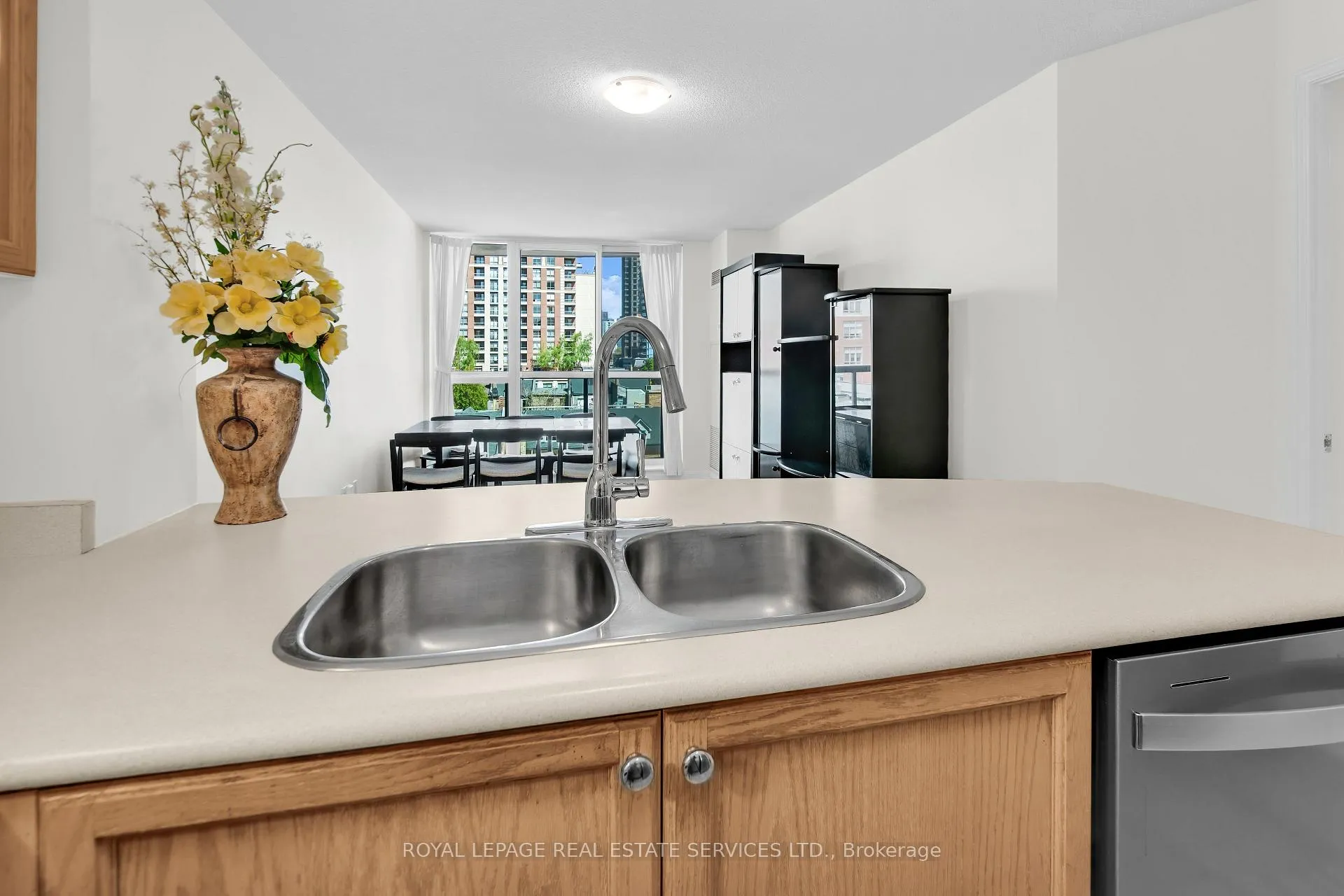 Photo 14 of Unit 704, 109 Front Street E, Toronto, Waterfront Communities — HOMEH