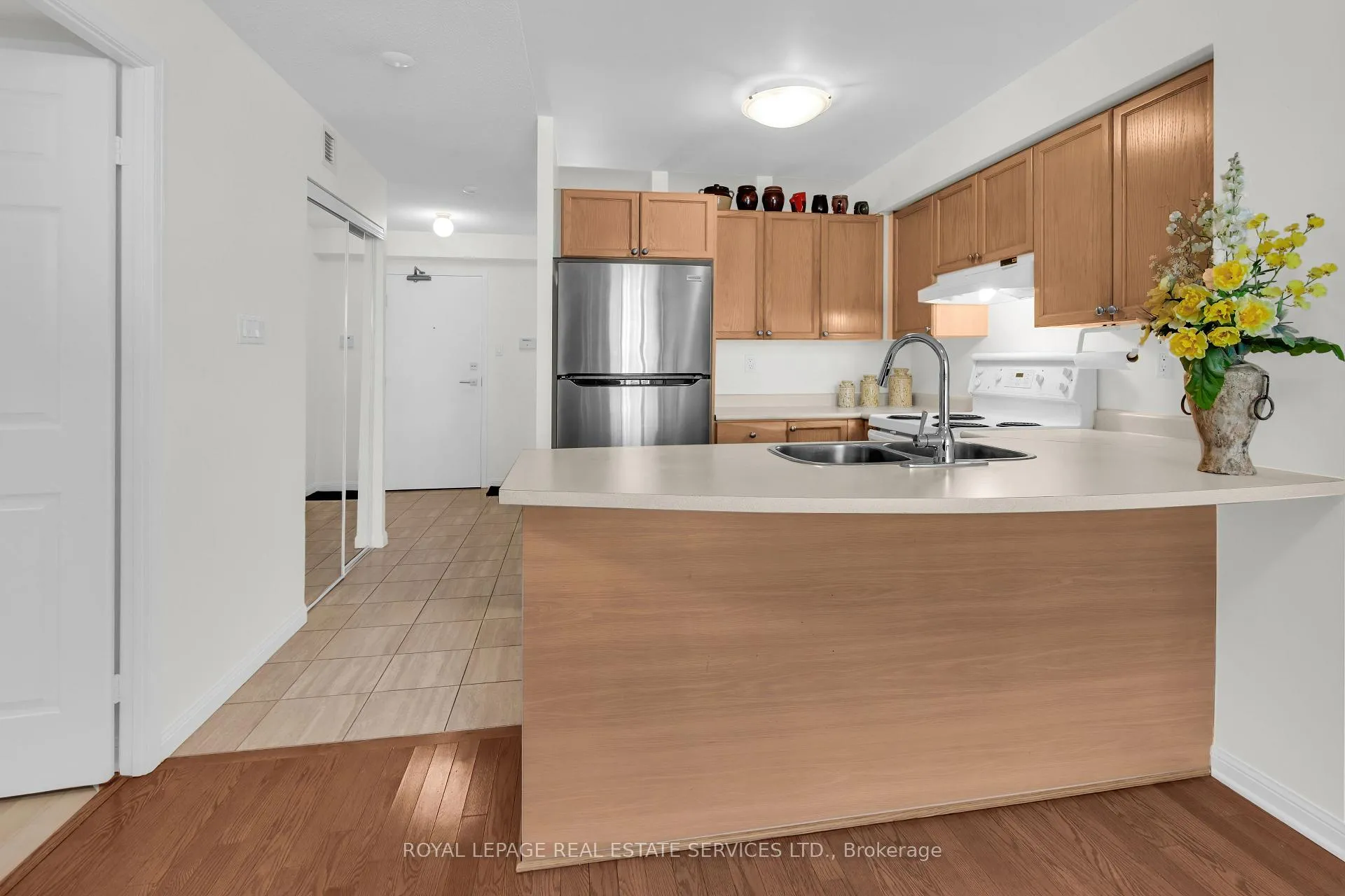 Photo 15 of Unit 704, 109 Front Street E, Toronto, Waterfront Communities — HOMEH