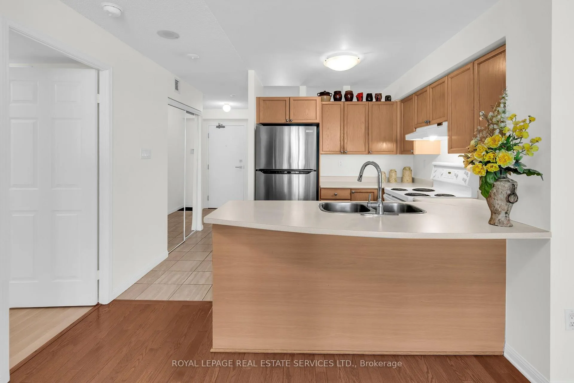 Photo 16 of Unit 704, 109 Front Street E, Toronto, Waterfront Communities — HOMEH