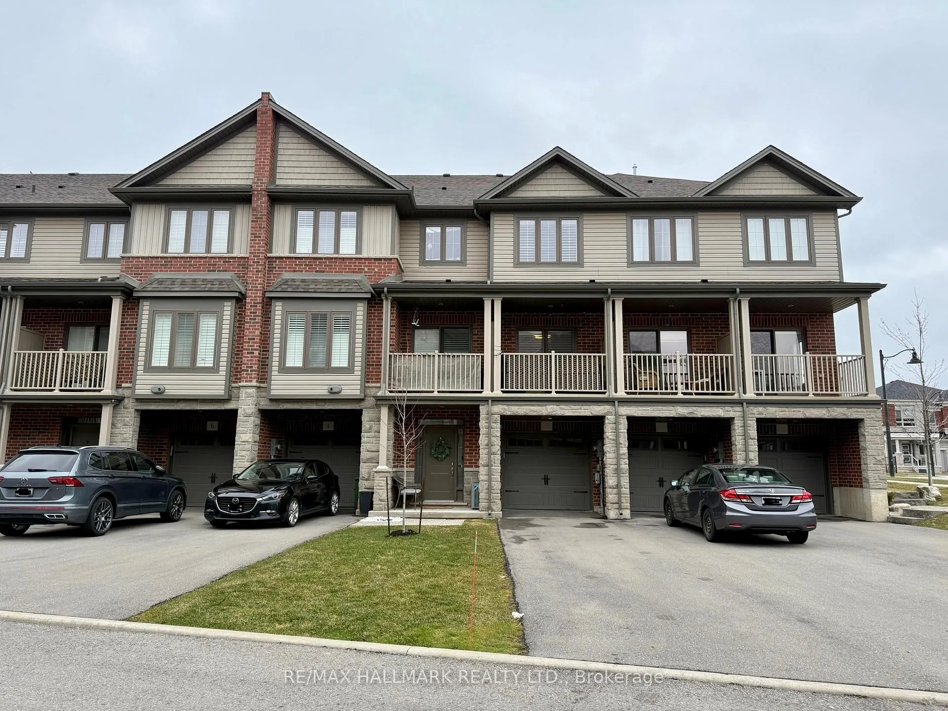 Photo 2 of 283 Skinner Road, Hamilton, Waterdown — HOMEH