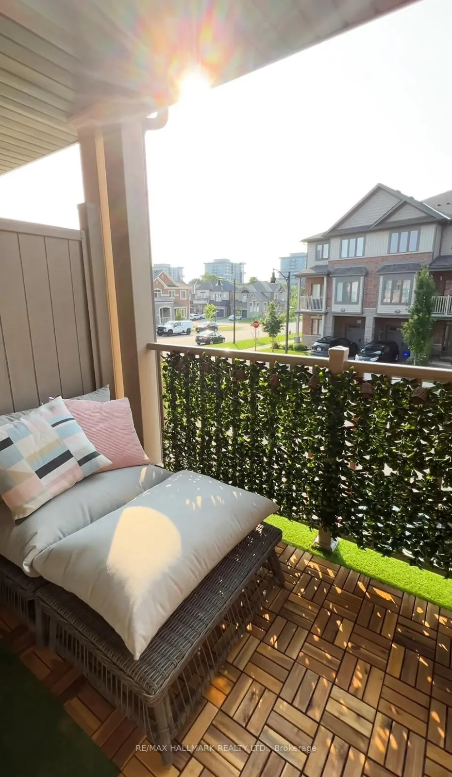 Photo 3 of 283 Skinner Road, Hamilton, Waterdown — HOMEH