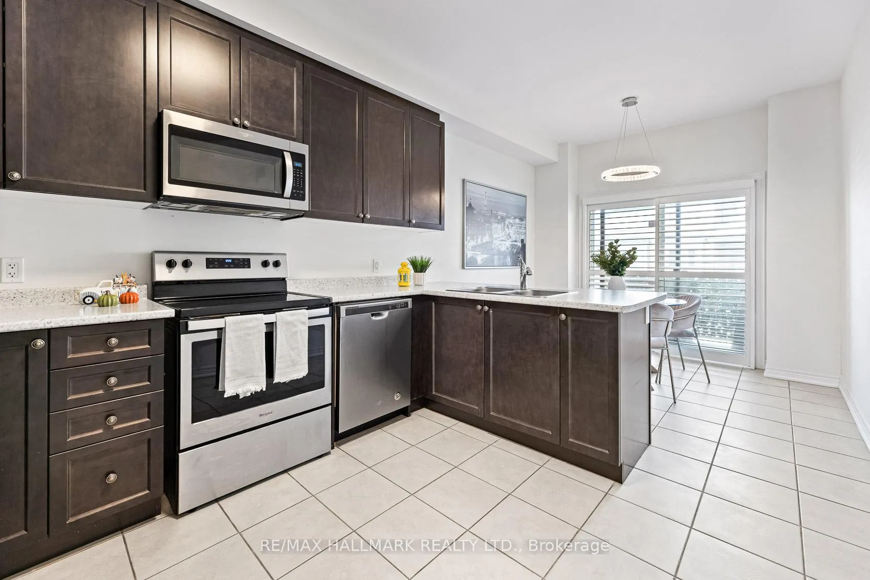 Photo 15 of 283 Skinner Road, Hamilton, Waterdown — HOMEH