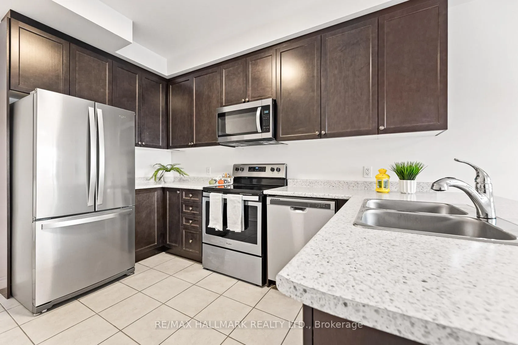 Photo 17 of 283 Skinner Road, Hamilton, Waterdown — HOMEH
