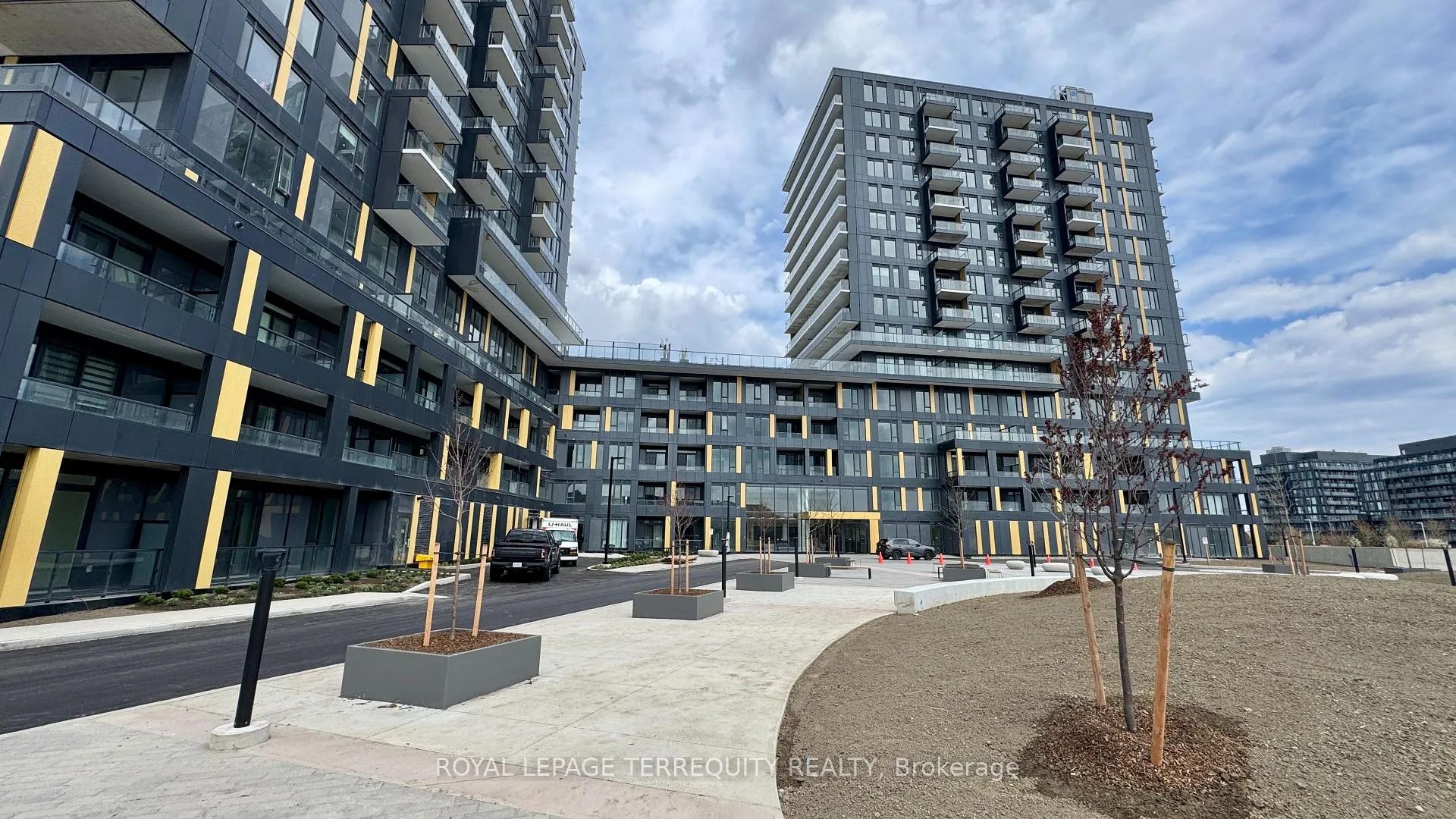Photo 2 of Unit 1503, 4878 Powers Common, Burlington, Alton — HOMEH