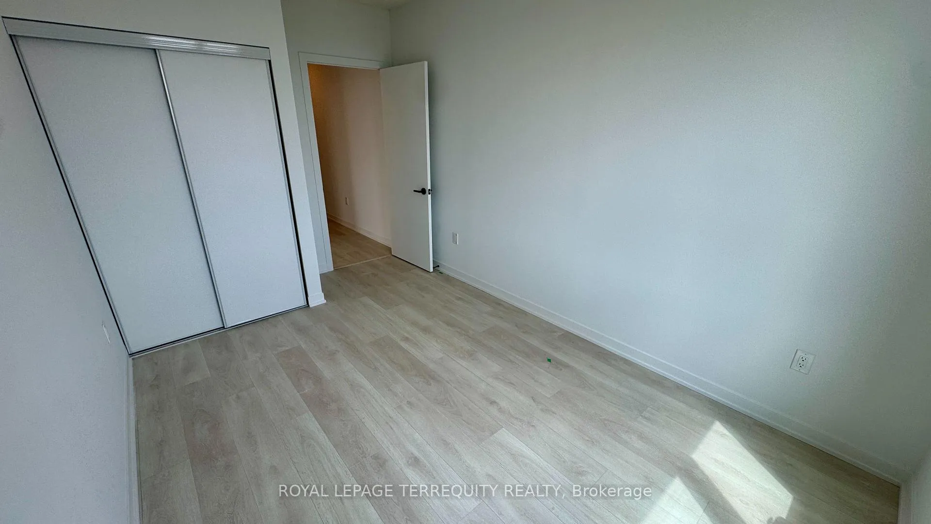 Photo 12 of Unit 1503, 4878 Powers Common, Burlington, Alton — HOMEH