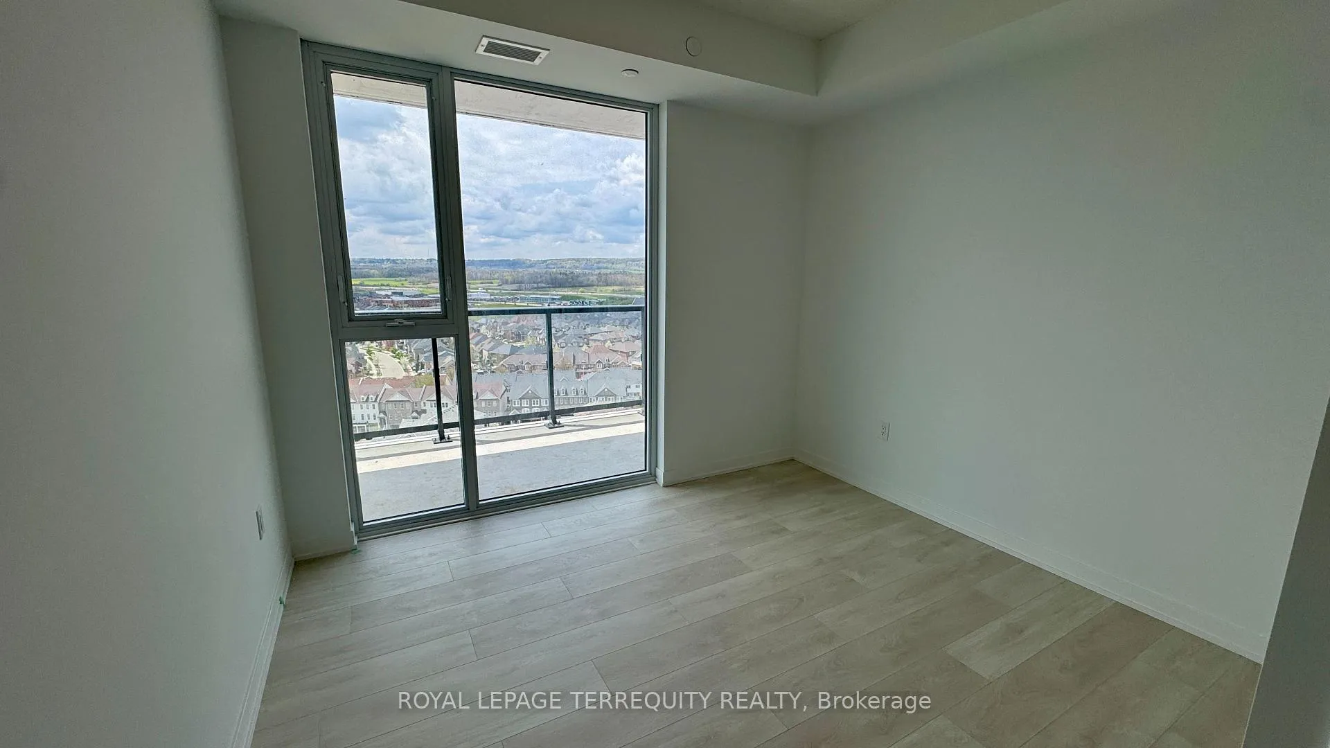 Photo 13 of Unit 1503, 4878 Powers Common, Burlington, Alton — HOMEH