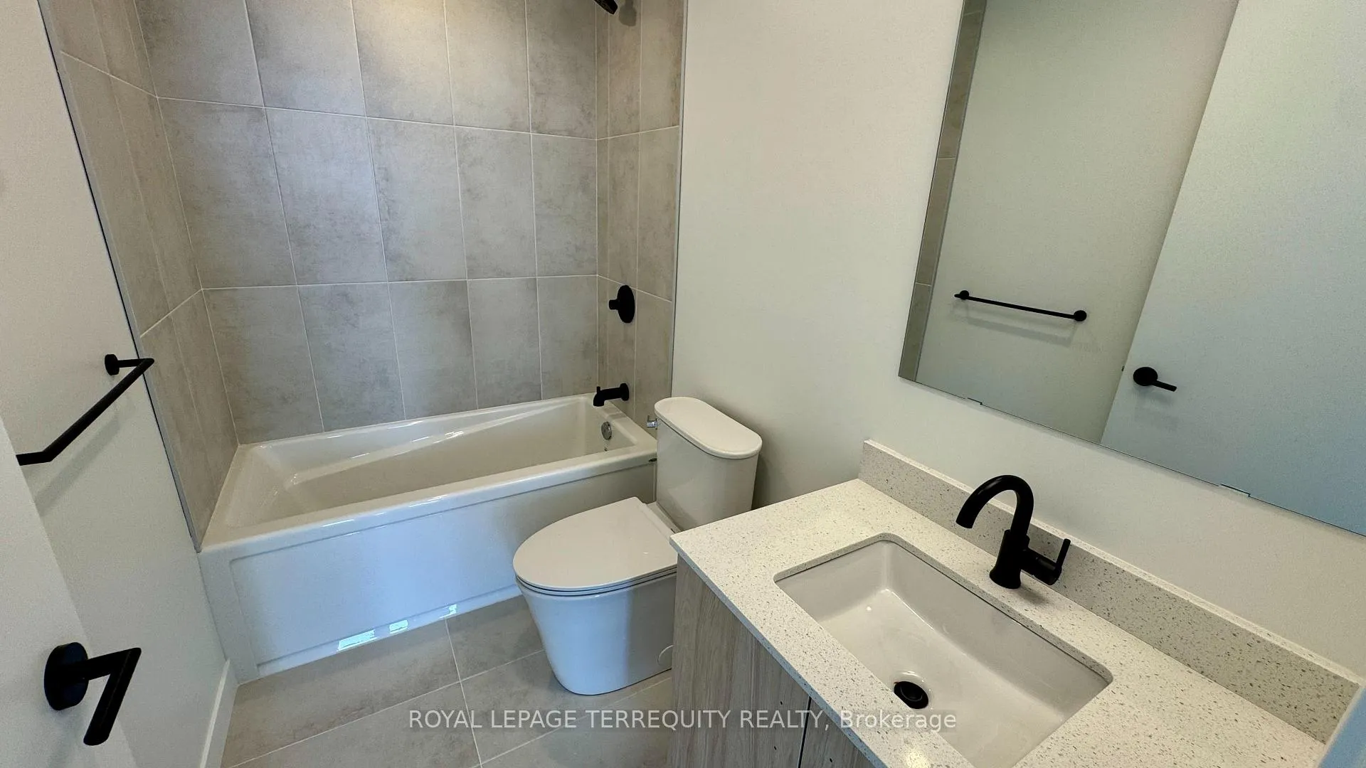 Photo 15 of Unit 1503, 4878 Powers Common, Burlington, Alton — HOMEH