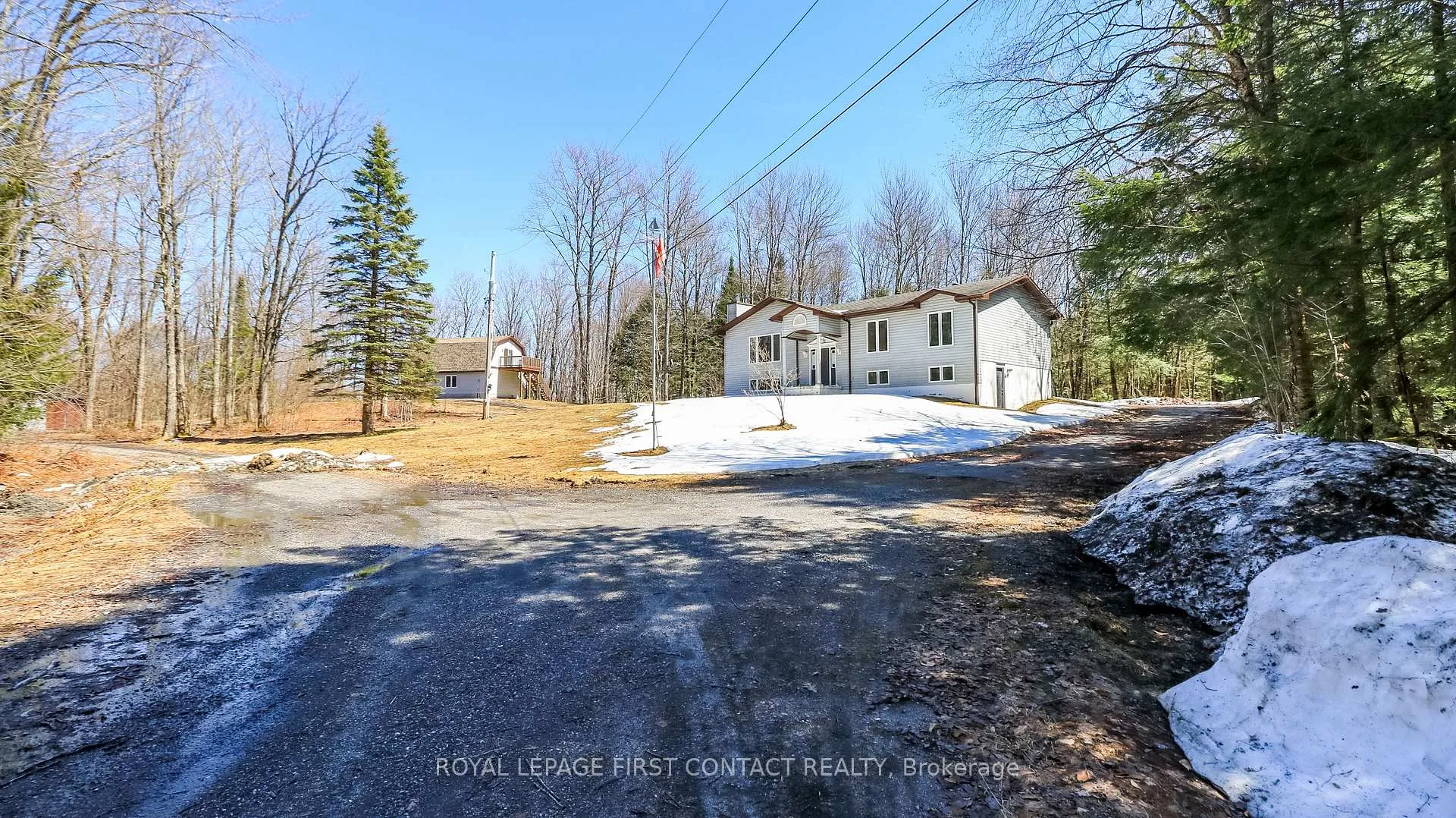 Photo 2 of 1518 Lone Pine Drive, Bracebridge, Macaulay — HOMEH