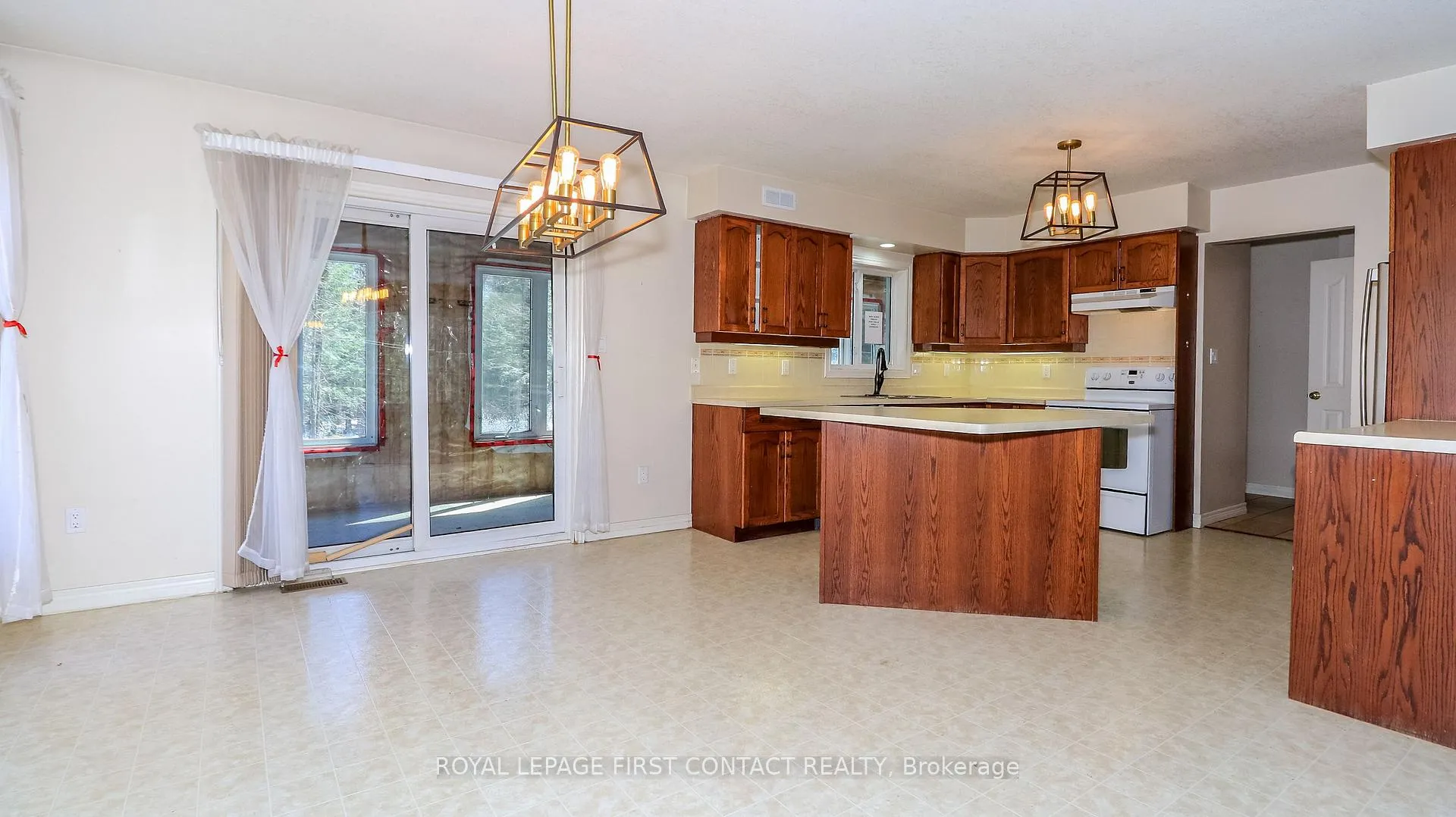 Photo 16 of 1518 Lone Pine Drive, Bracebridge, Macaulay — HOMEH