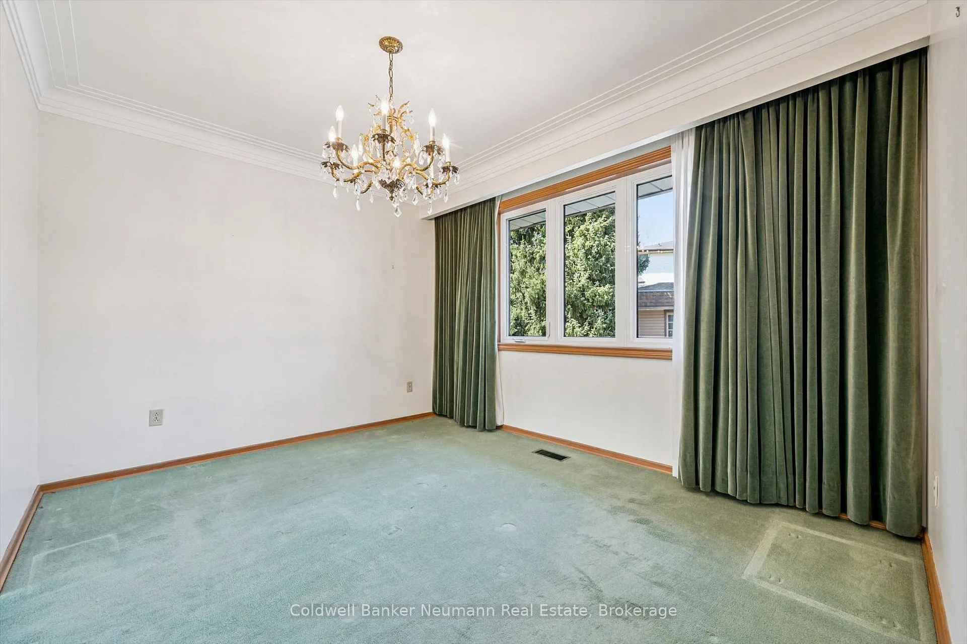 Photo 5 of 18 Carmine Place, Guelph, Victoria North — HOMEH