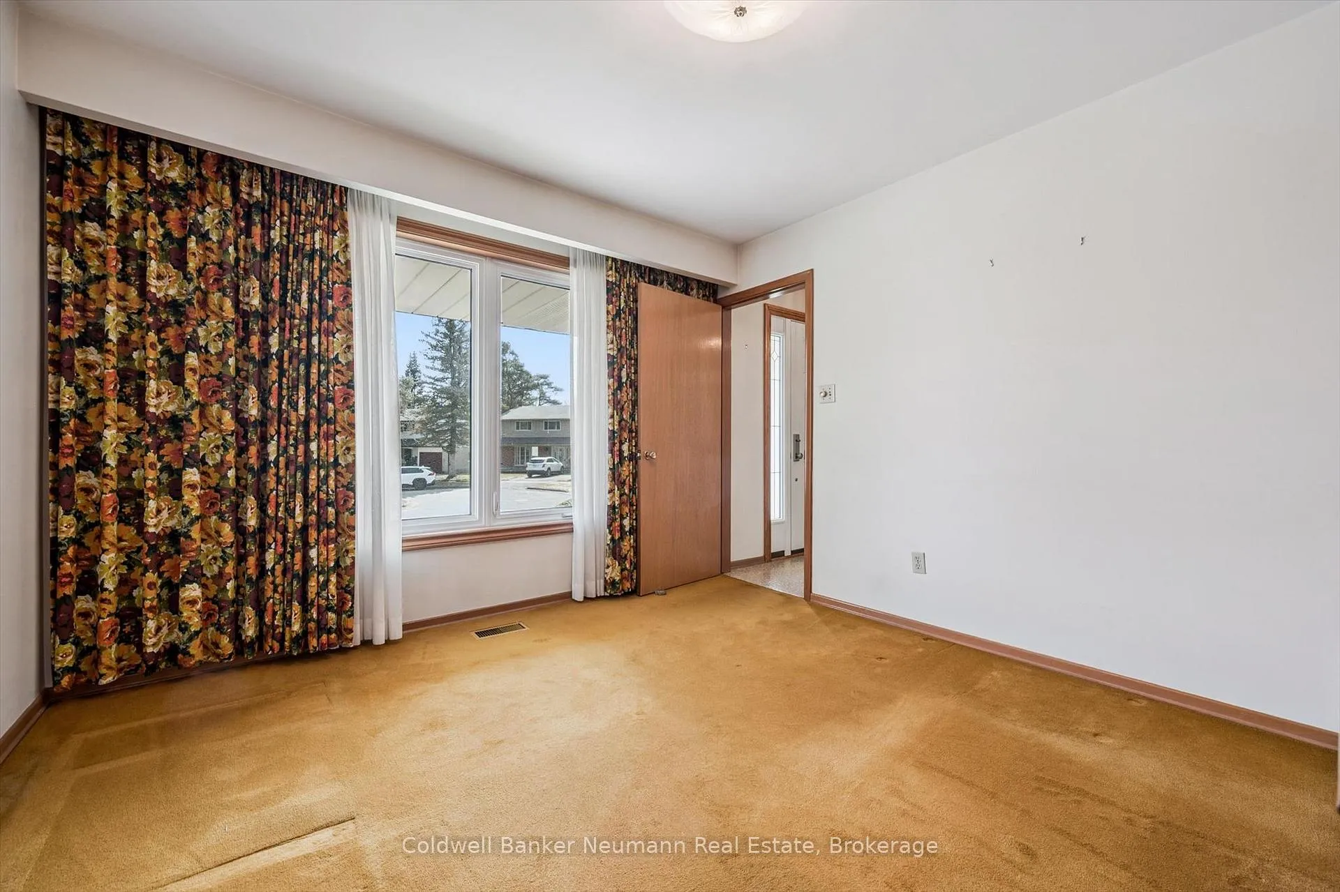 Photo 15 of 18 Carmine Place, Guelph, Victoria North — HOMEH