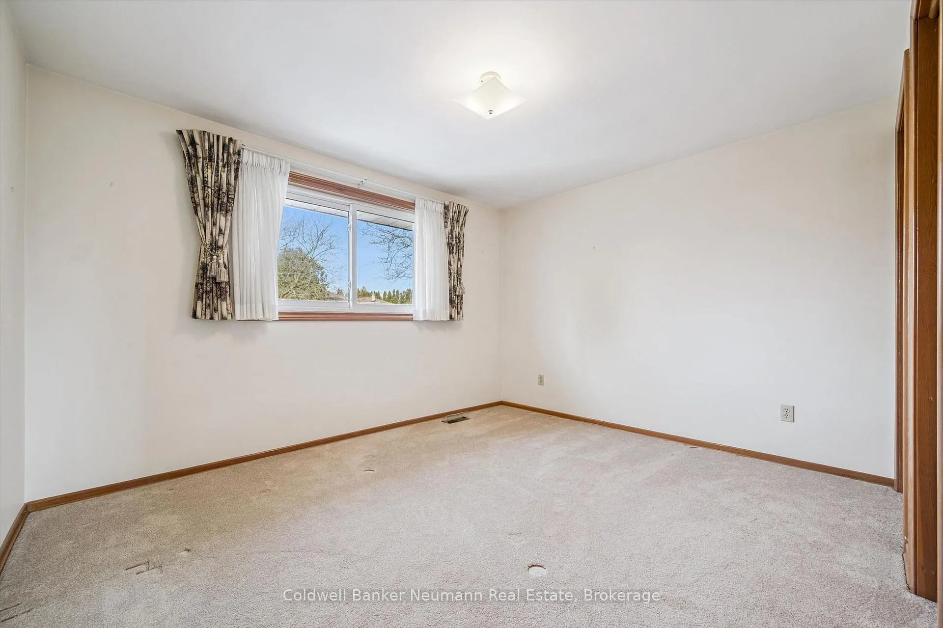 Photo 21 of 18 Carmine Place, Guelph, Victoria North — HOMEH