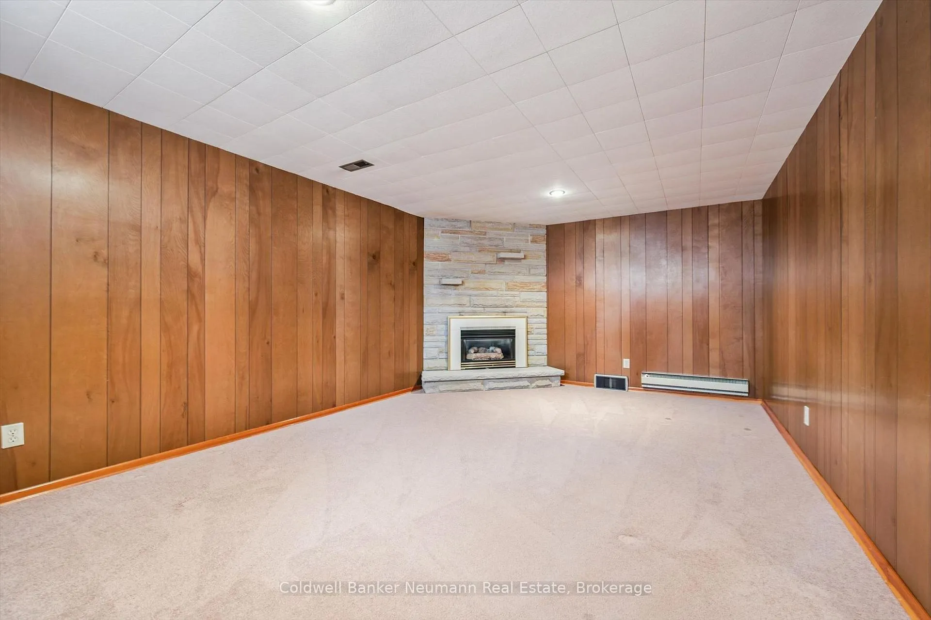 Photo 24 of 18 Carmine Place, Guelph, Victoria North — HOMEH