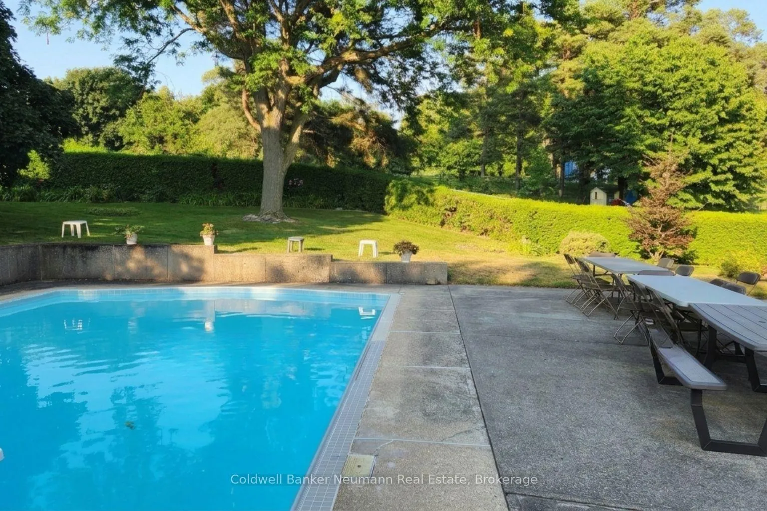 Photo 38 of 18 Carmine Place, Guelph, Victoria North — HOMEH