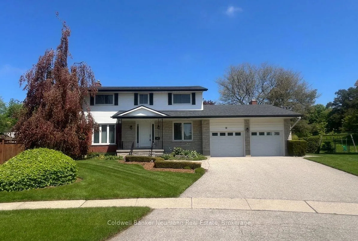 Photo 40 of 18 Carmine Place, Guelph, Victoria North — HOMEH