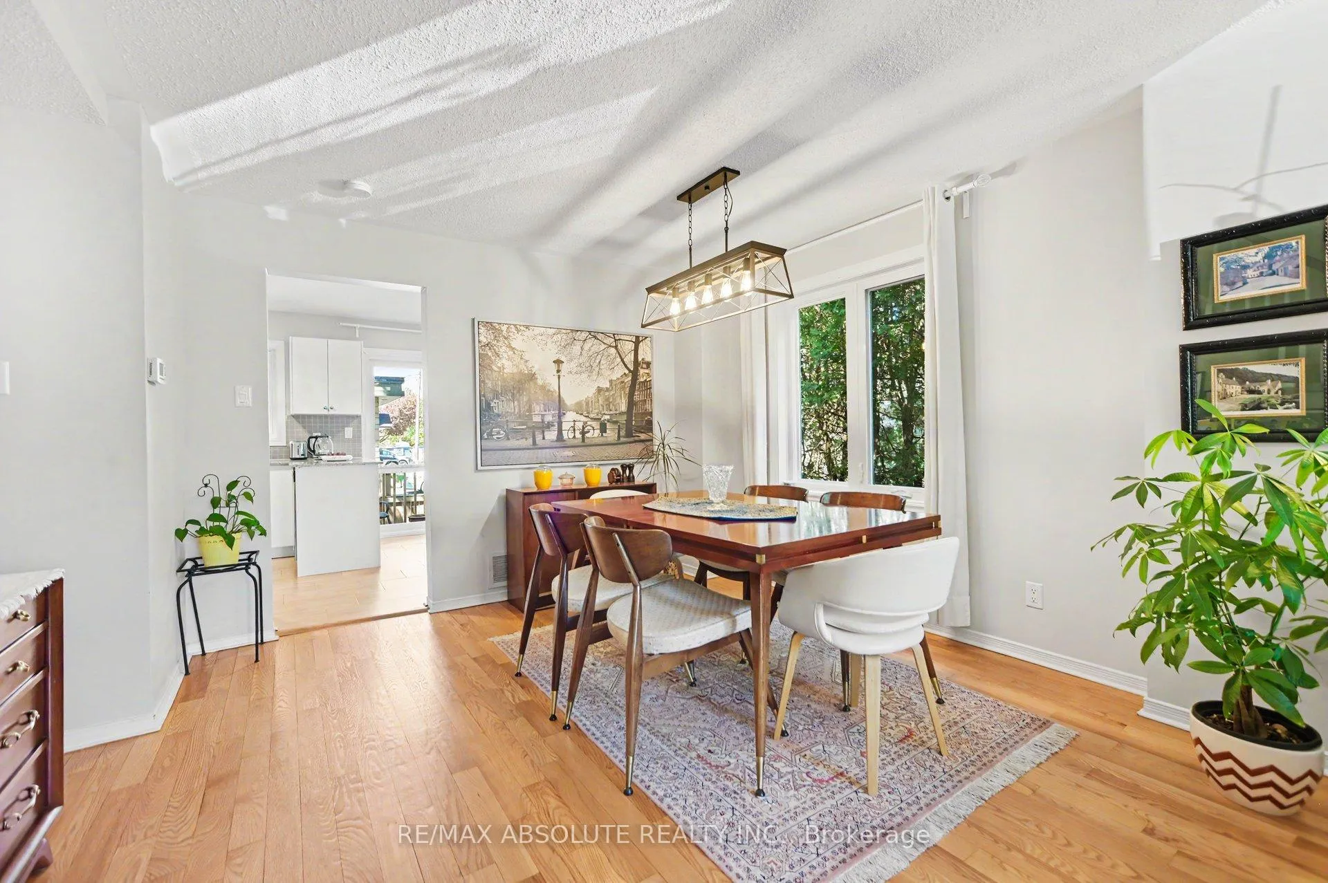 Photo 5 of 700 Tweesdmuir Avenue, Ottawa, Westboro/Hampton Park — HOMEH