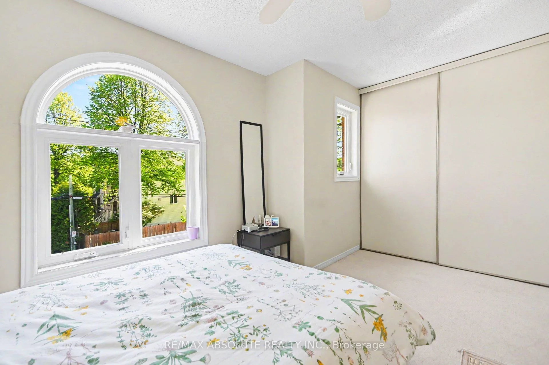 Photo 11 of 700 Tweesdmuir Avenue, Ottawa, Westboro/Hampton Park — HOMEH