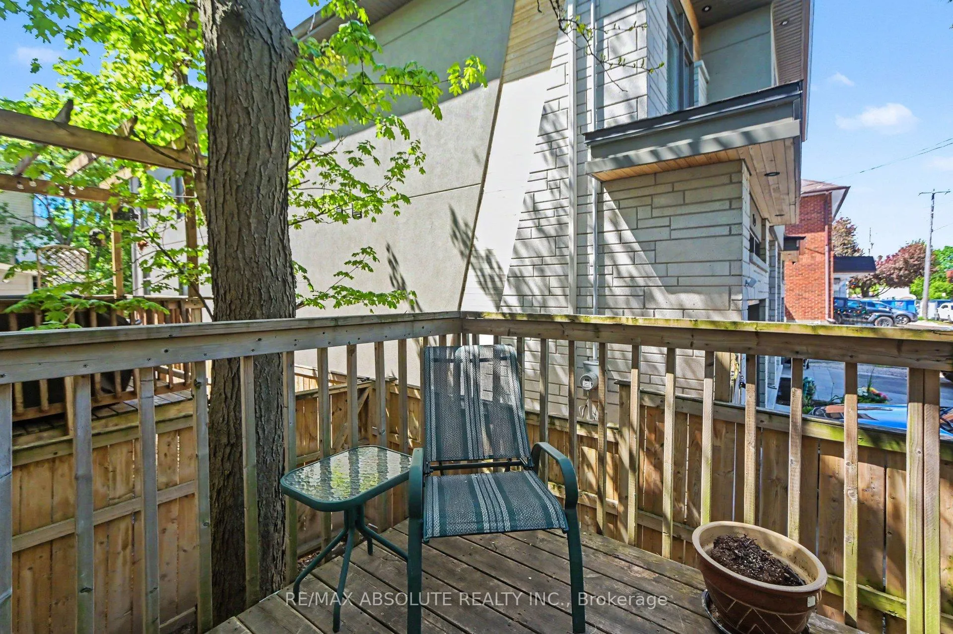 Photo 19 of 700 Tweesdmuir Avenue, Ottawa, Westboro/Hampton Park — HOMEH