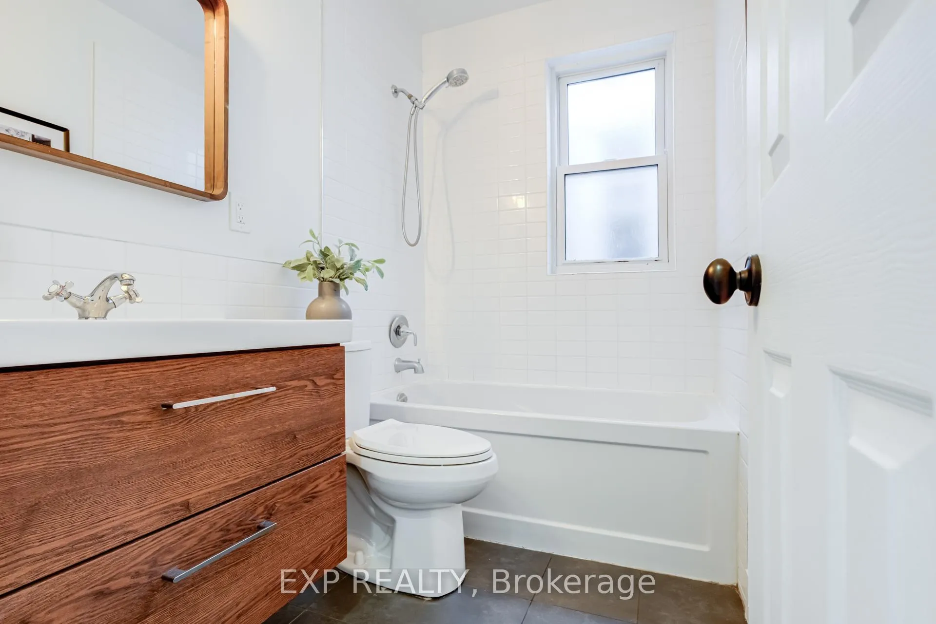 Photo 25 of 146 Hanson Street, Toronto, Woodbine Corridor — HOMEH