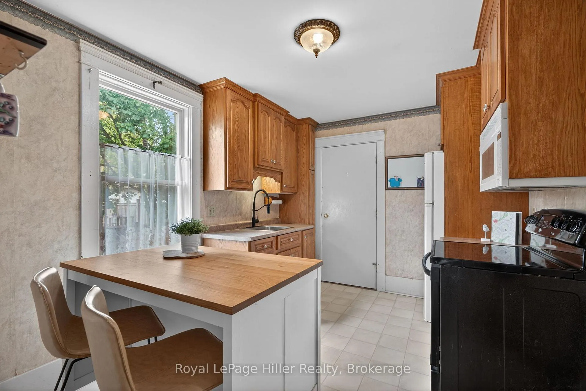 Photo 19 of 211 Nelson Street, Stratford — HOMEH