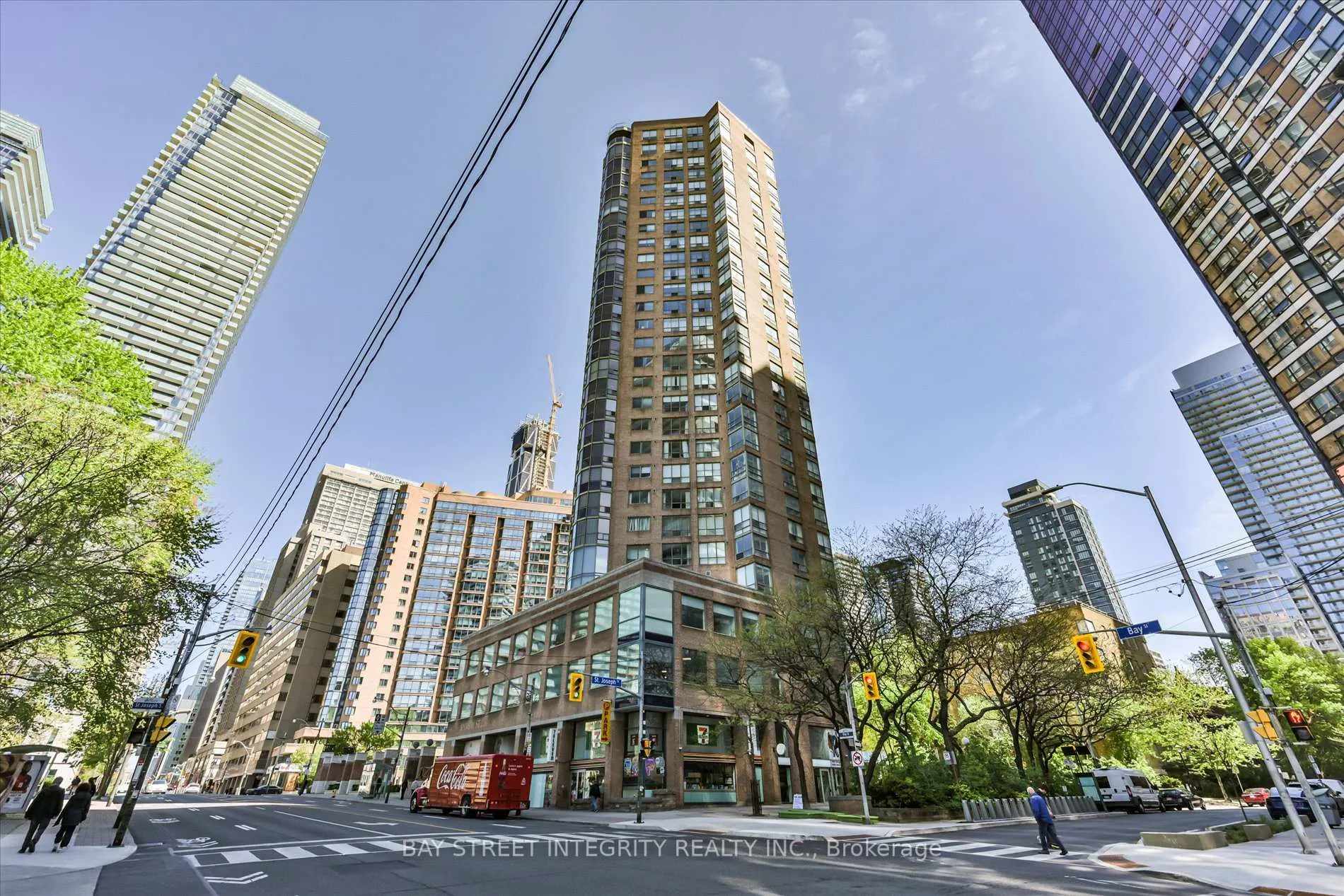 Photo 2 of Unit 2013, 44 St Joseph Street, Toronto, Bay Street Corridor — HOMEH