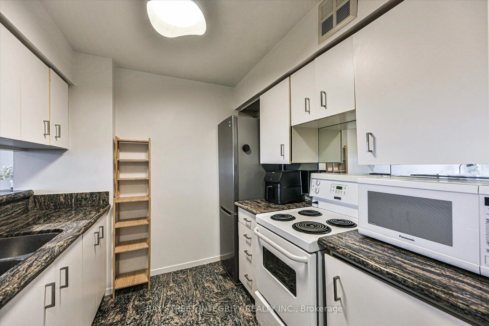 Photo 8 of Unit 2013, 44 St Joseph Street, Toronto, Bay Street Corridor — HOMEH