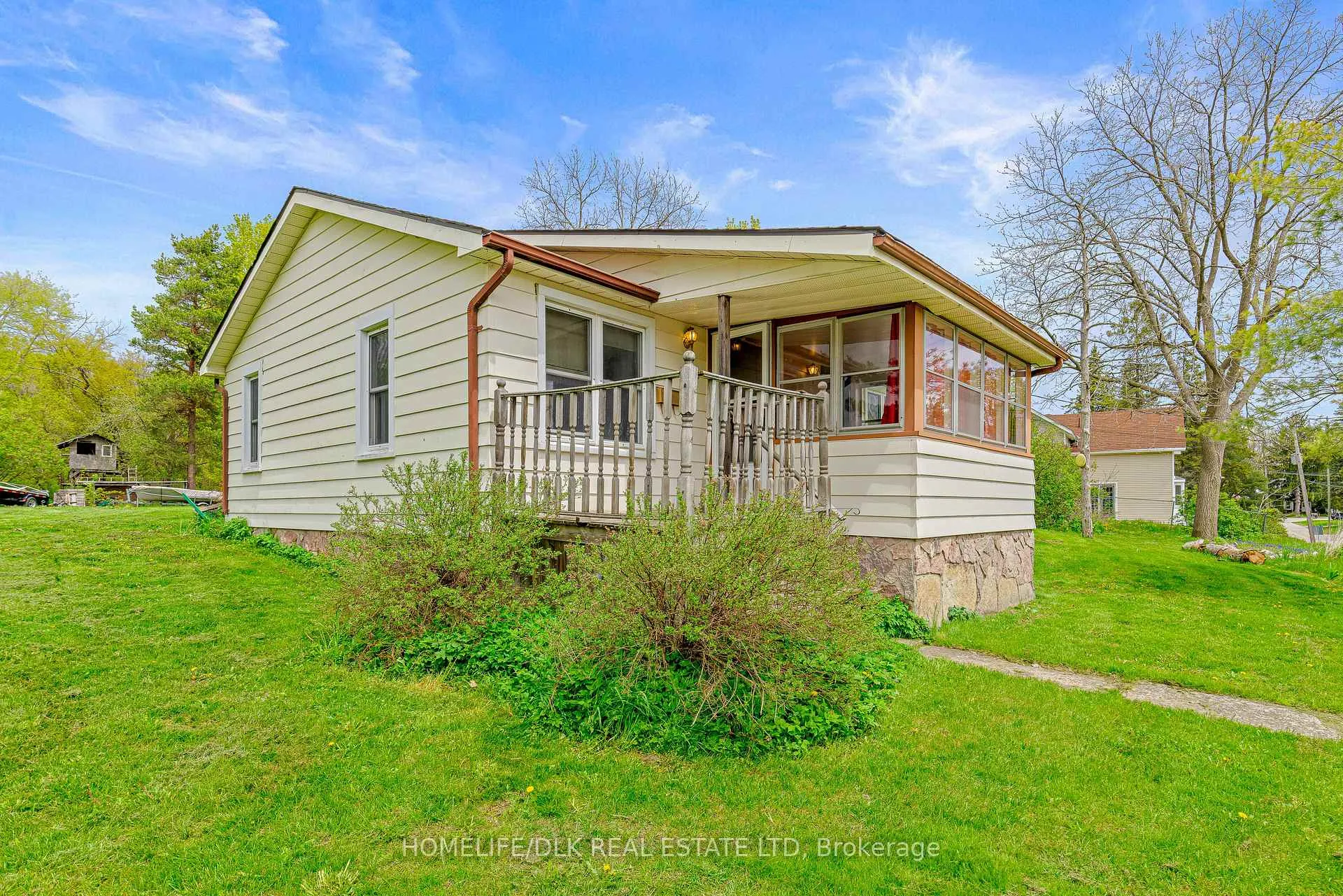 Front of 41 Quabbin Road