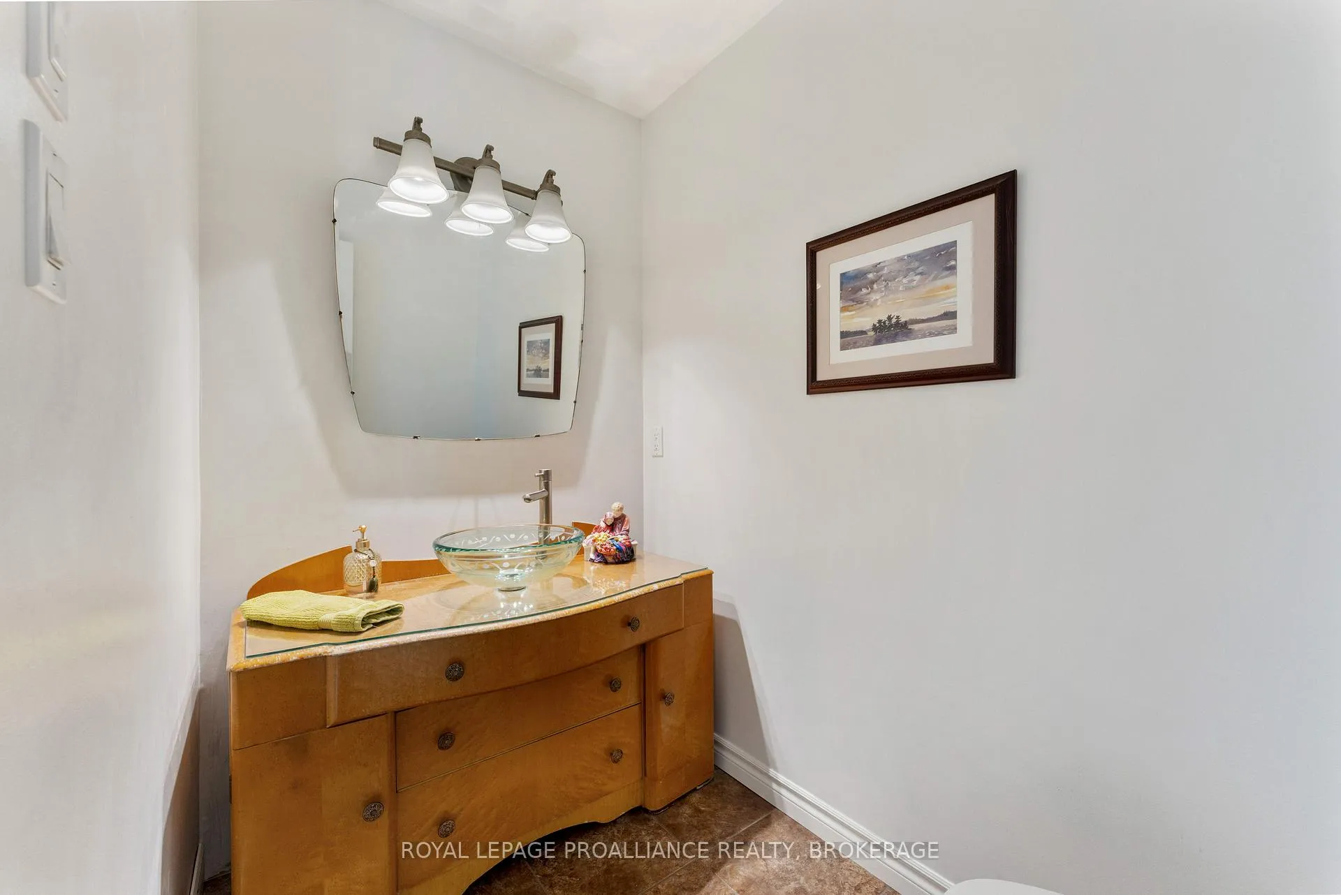 Photo 8 of 80 Limeridge Drive, Kingston, Kingston East (Incl Barret Crt) — HOMEH