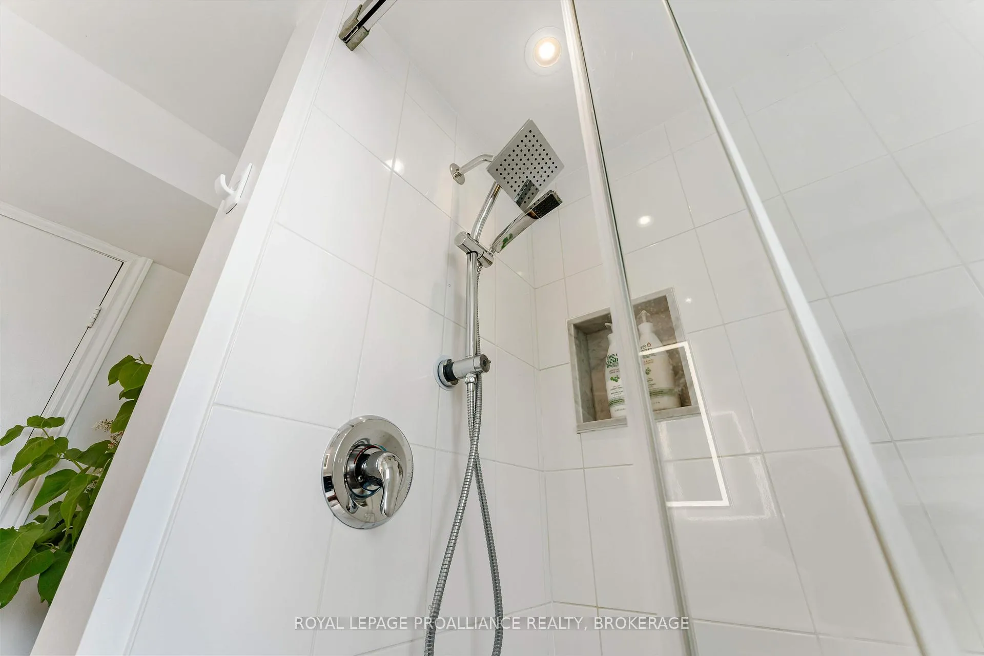 Photo 33 of 80 Limeridge Drive, Kingston, Kingston East (Incl Barret Crt) — HOMEH