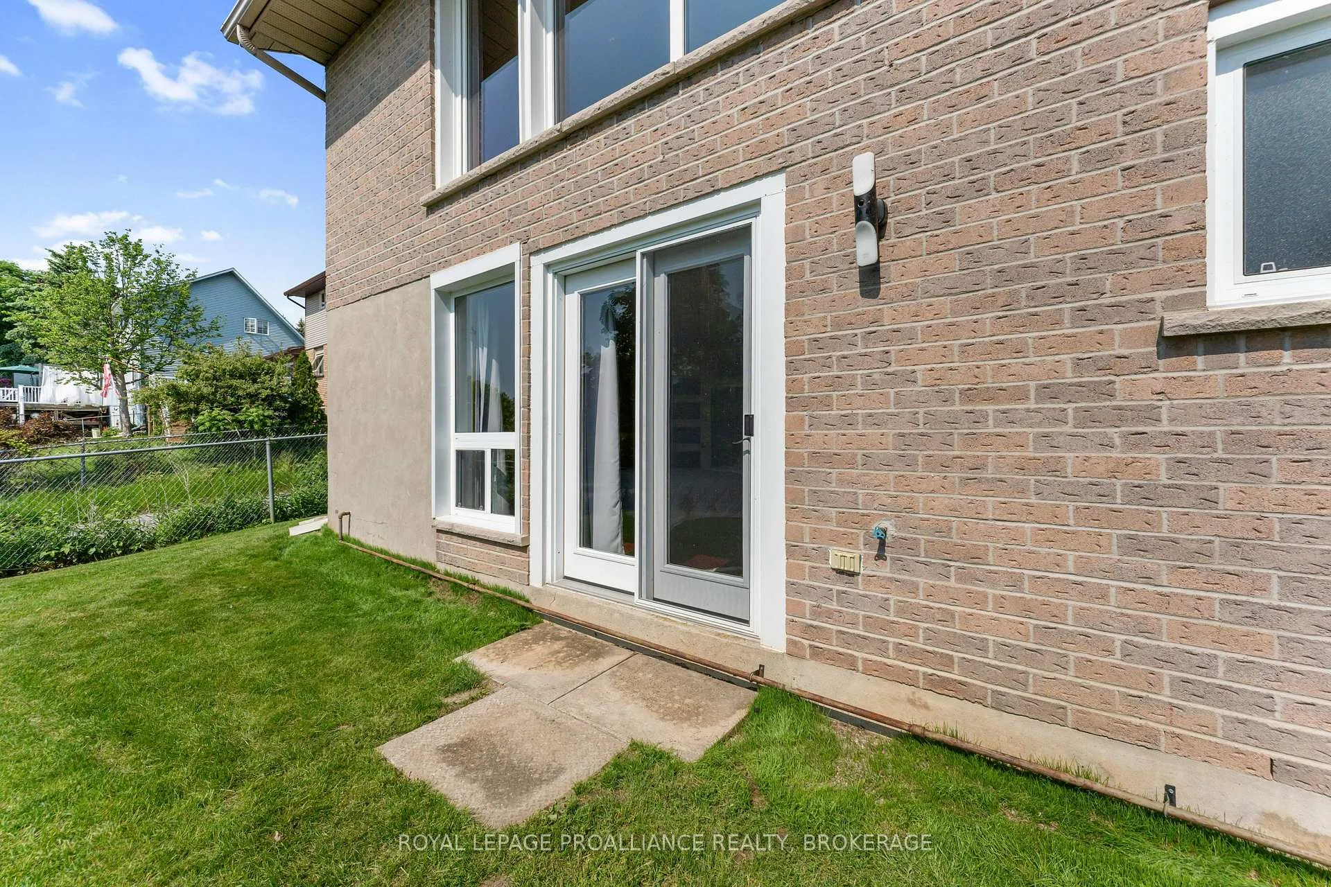 Photo 39 of 80 Limeridge Drive, Kingston, Kingston East (Incl Barret Crt) — HOMEH