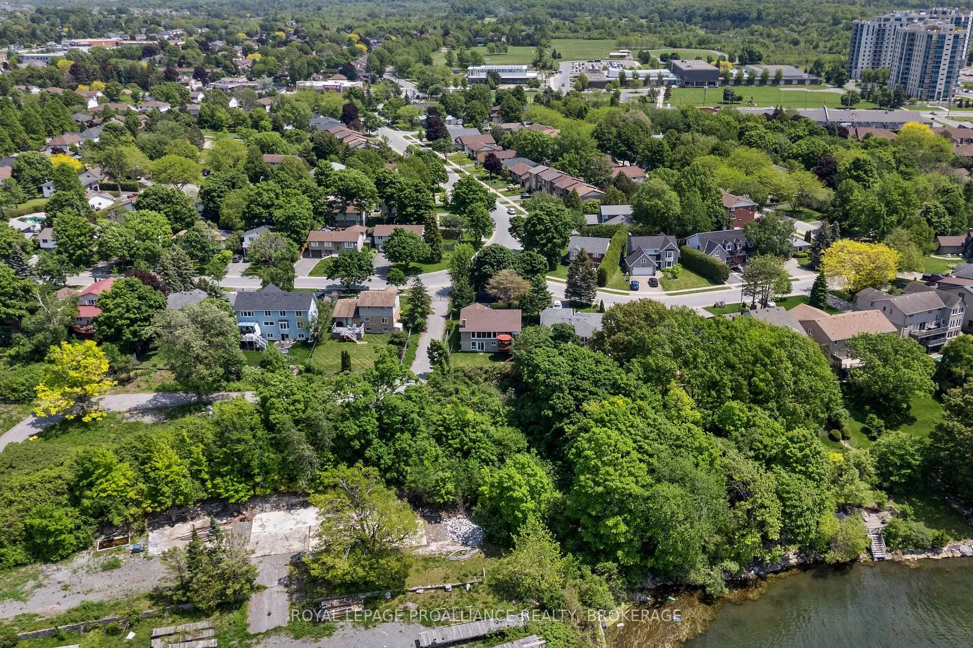 Photo 43 of 80 Limeridge Drive, Kingston, Kingston East (Incl Barret Crt) — HOMEH